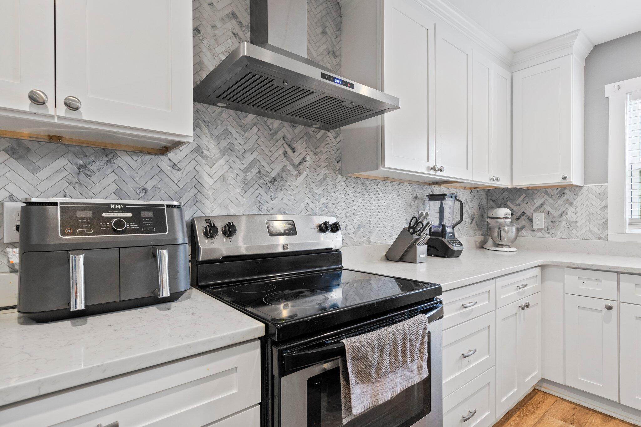 LEOTA MILLER S/D LOT 17 BLK D - Residential Lease