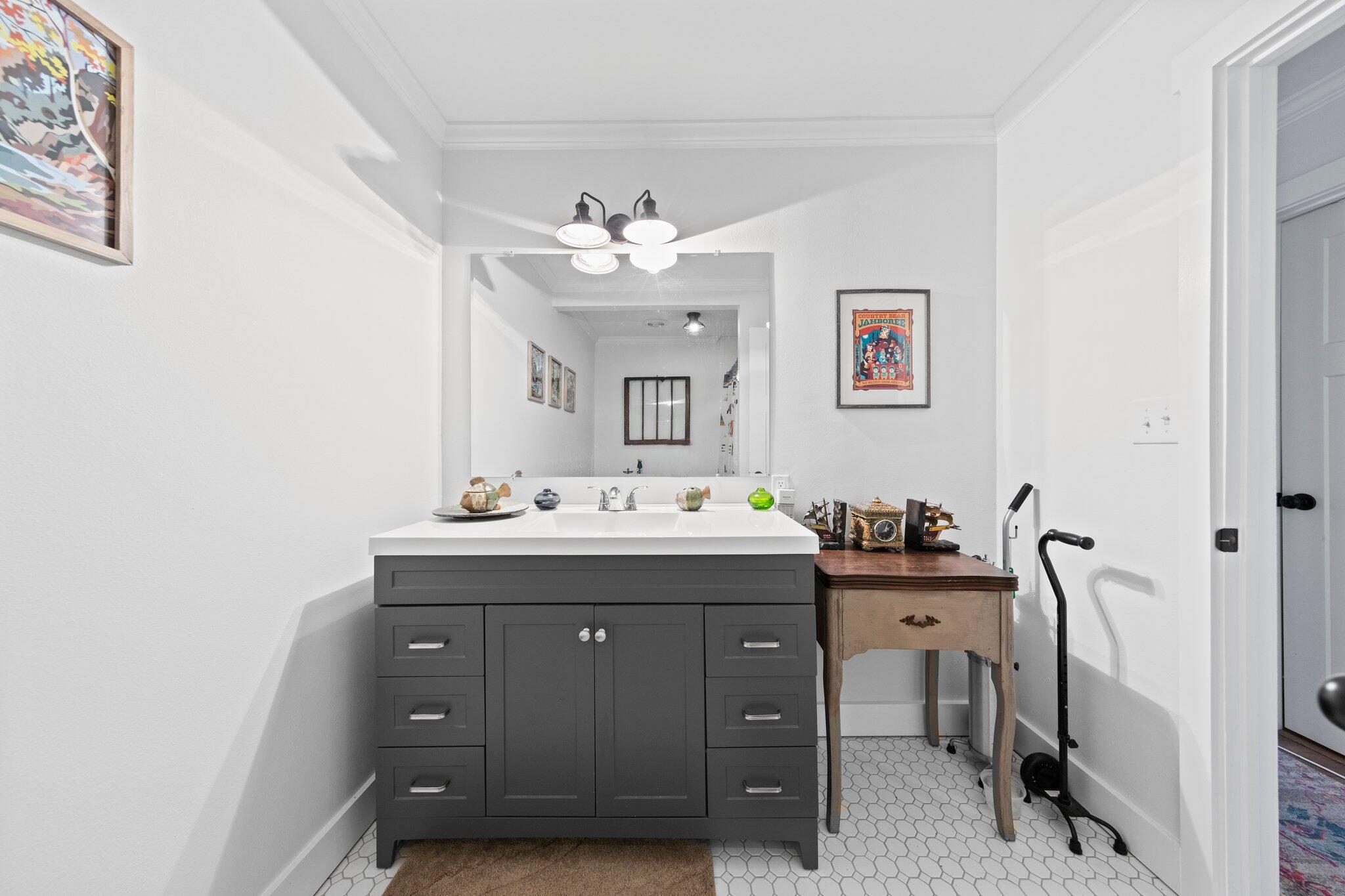 LEOTA MILLER S/D LOT 17 BLK D - Residential Lease