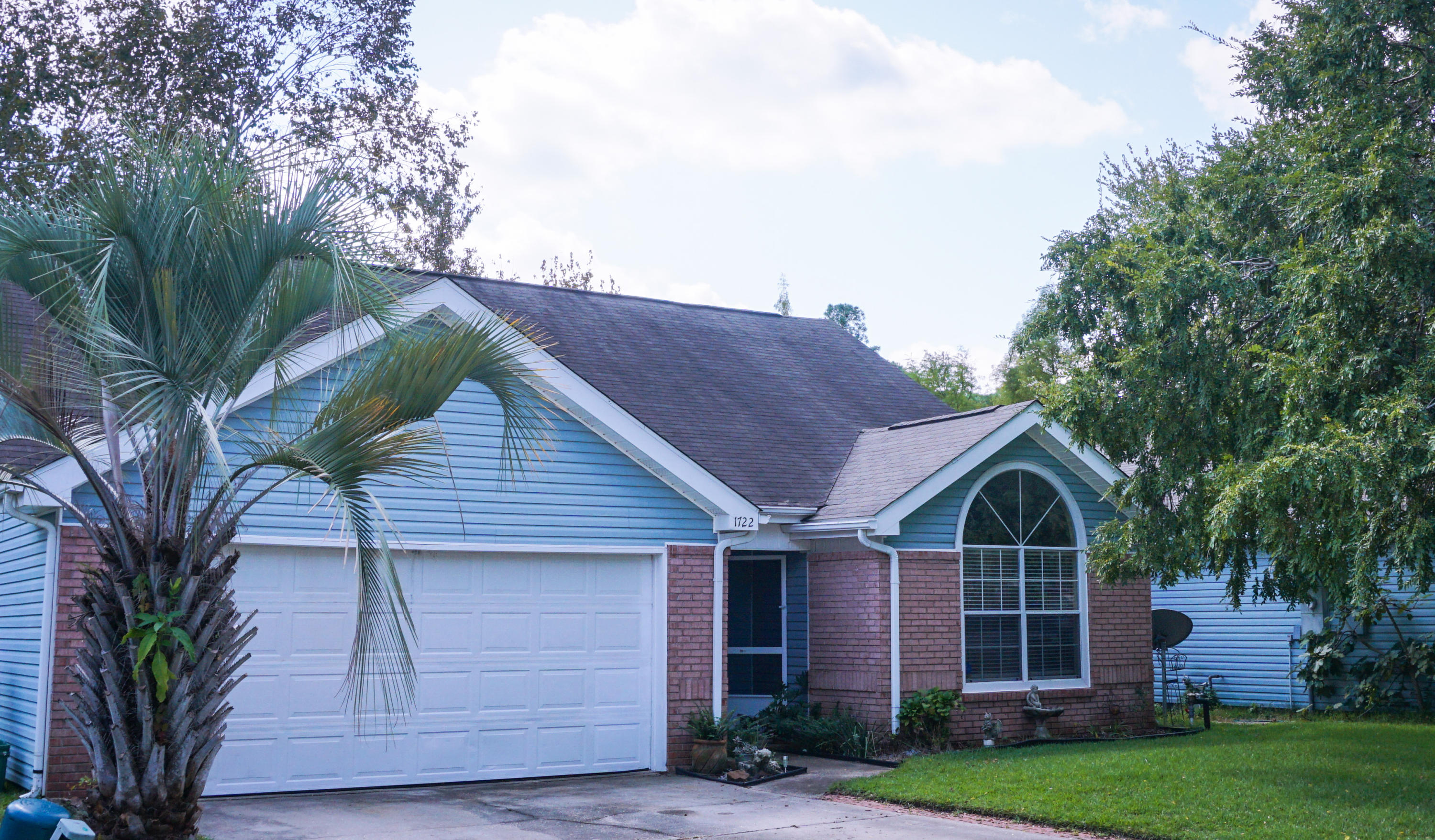 LAKE CHARLESTON - Residential