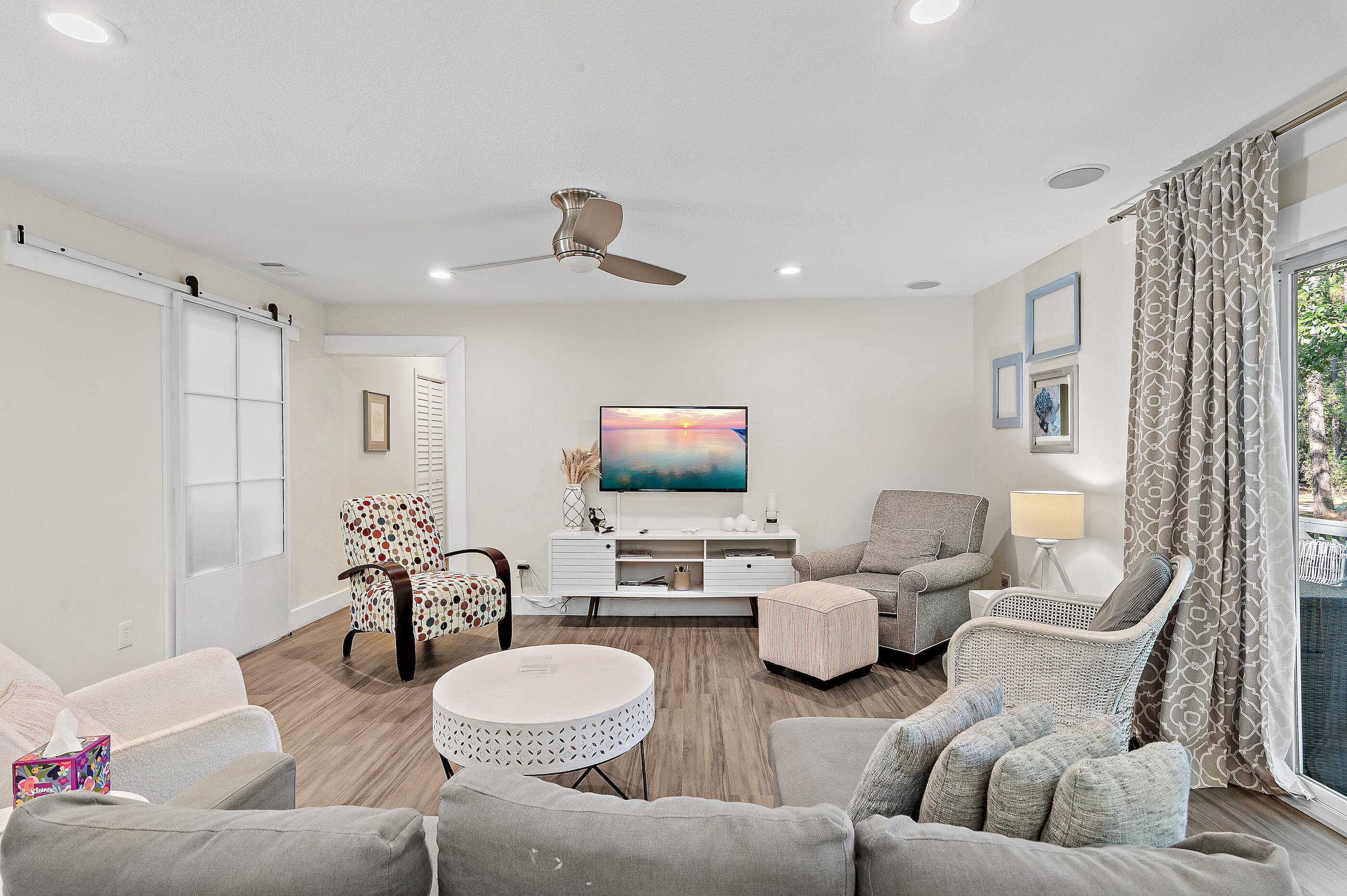 TOWN OF SANTA ROSA - Residential