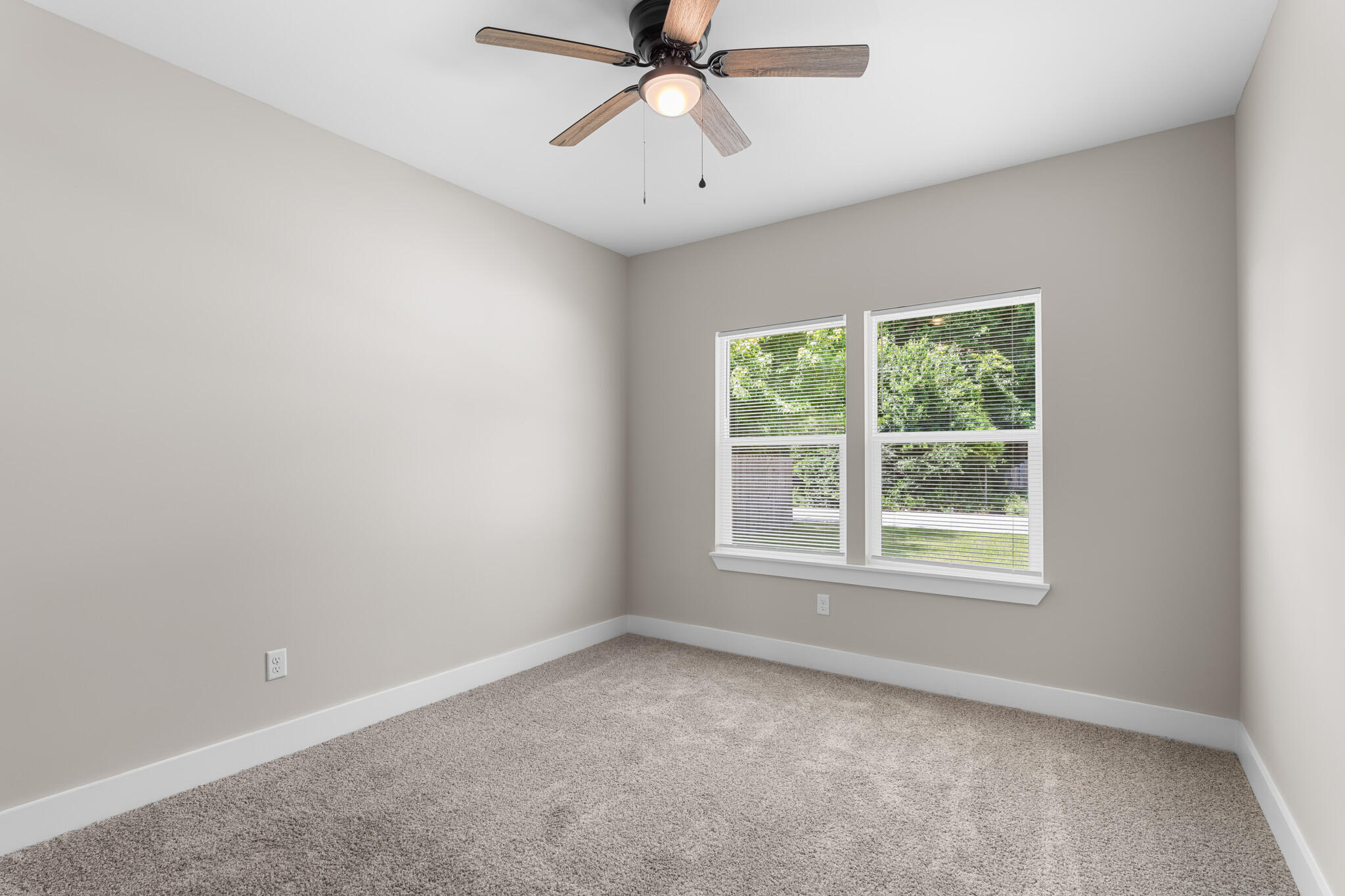 CASA LOMA S/D - Residential Lease