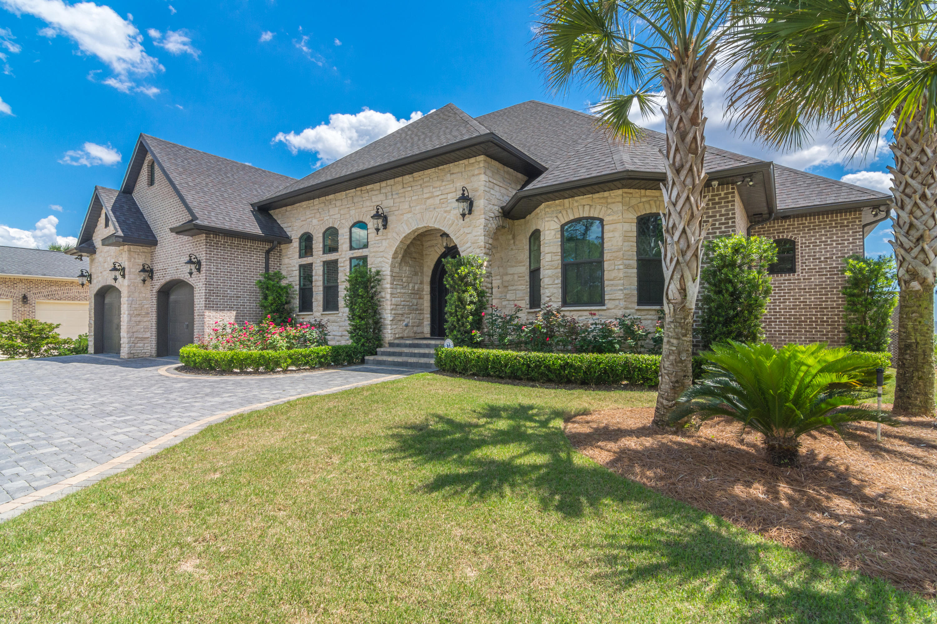 DANA & DOLPHIN POINT - Residential