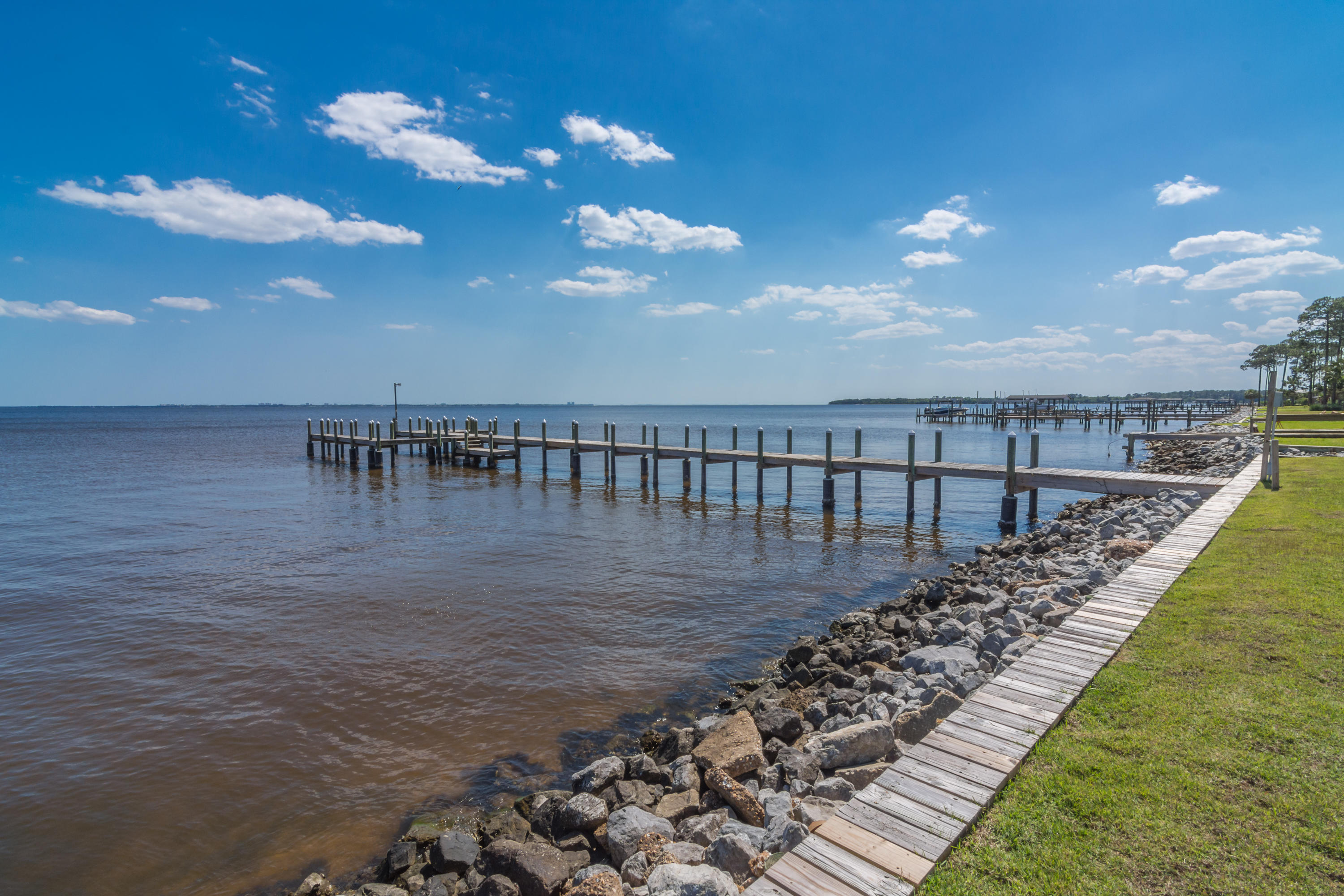 DANA & DOLPHIN POINT - Residential