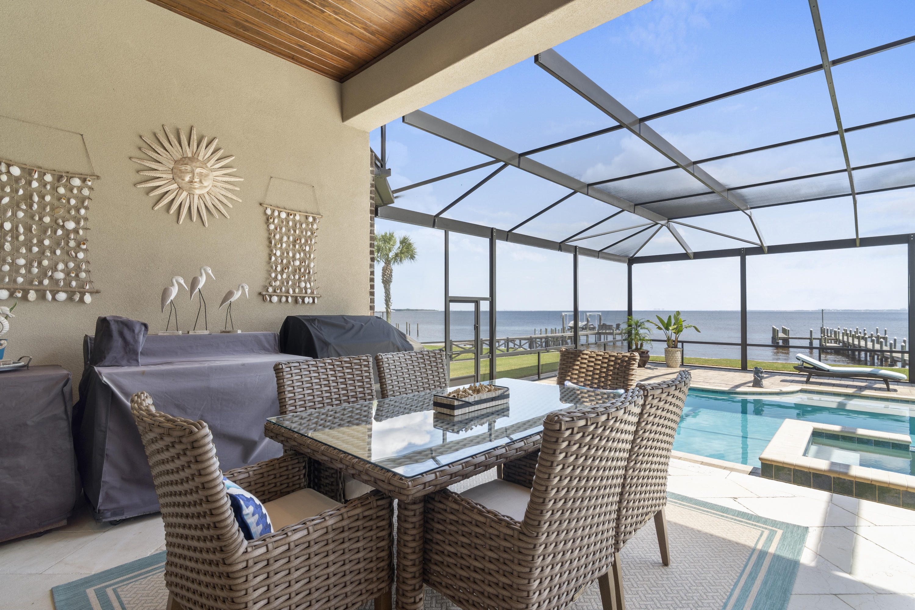 DANA & DOLPHIN POINT - Residential