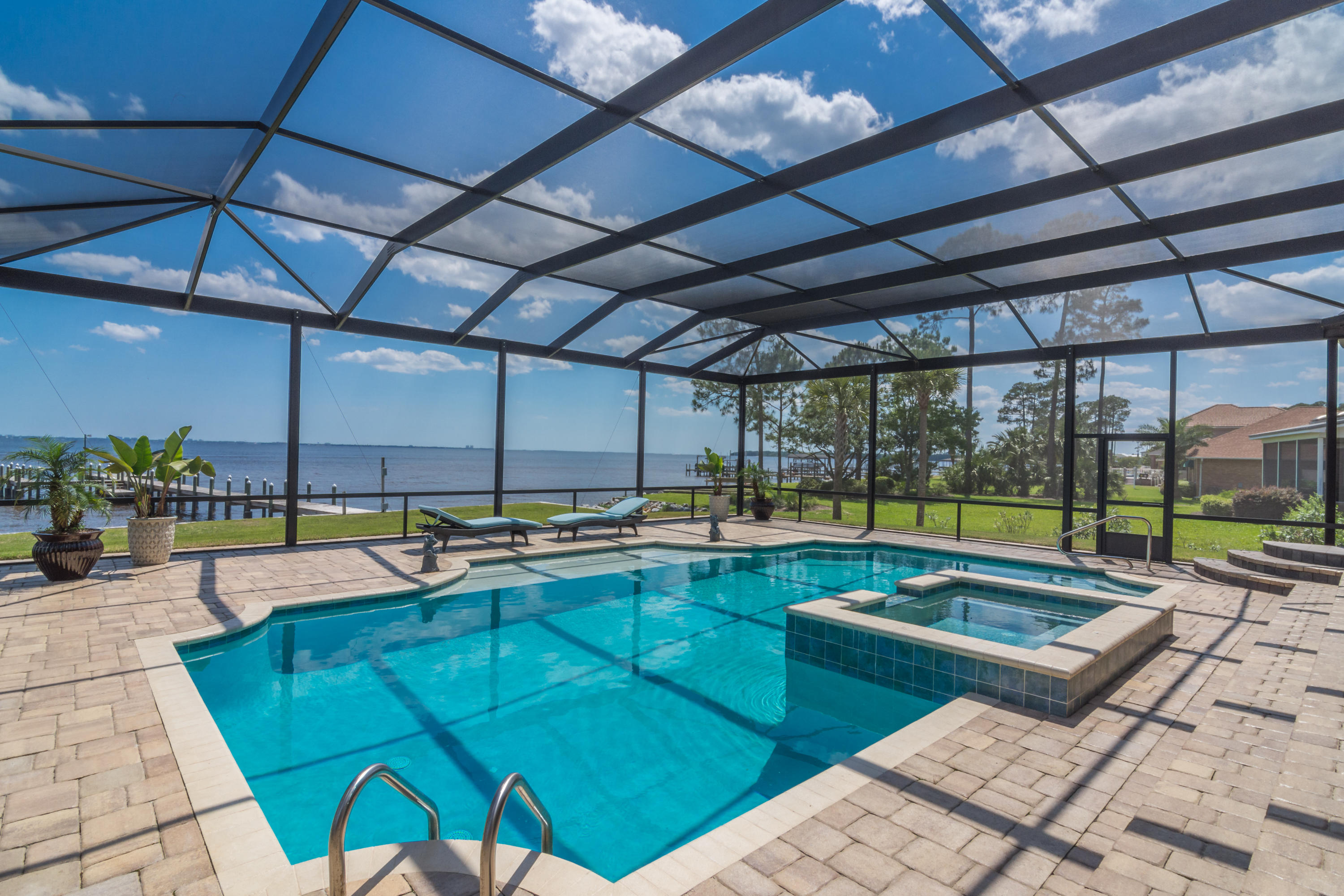 DANA & DOLPHIN POINT - Residential