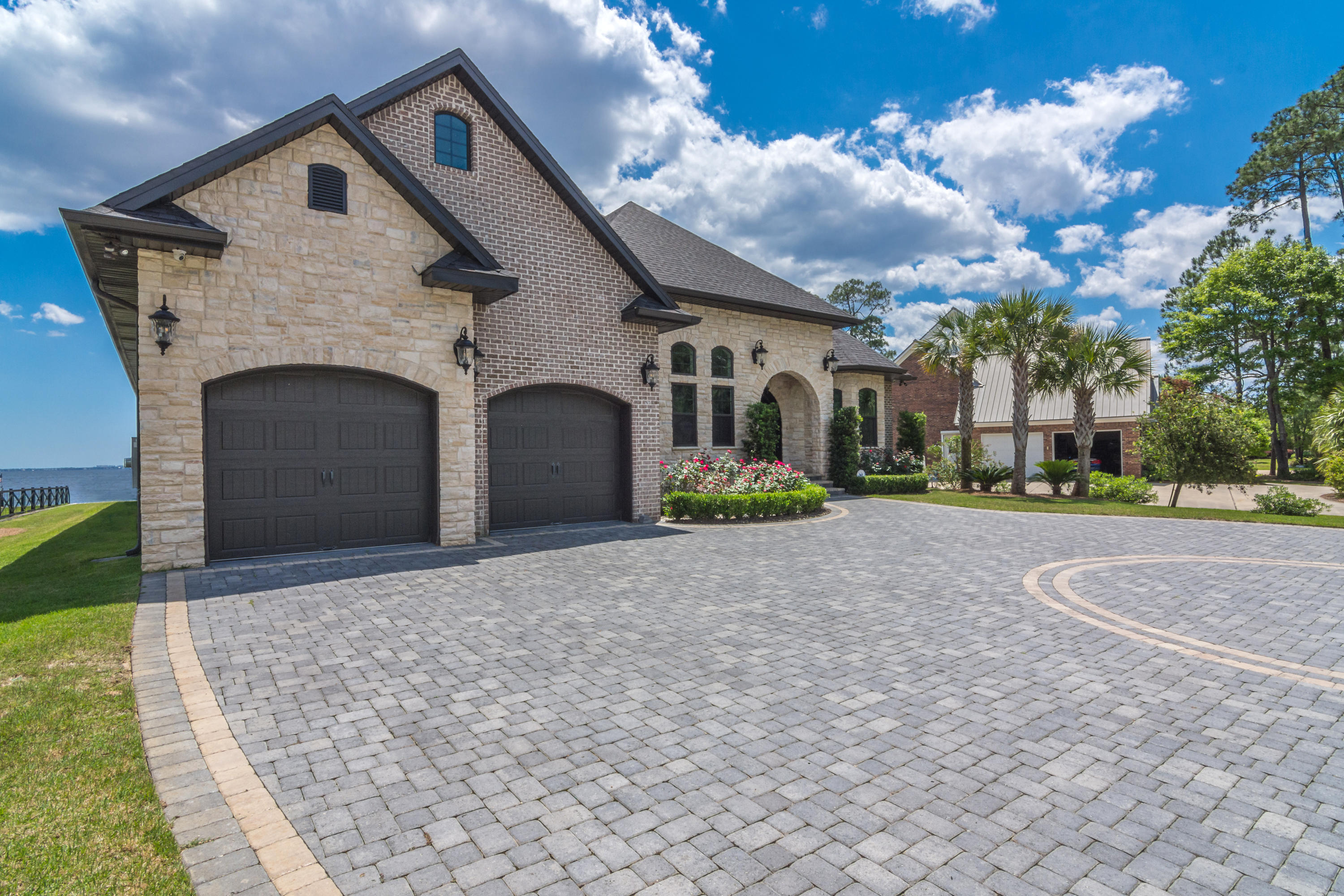 DANA & DOLPHIN POINT - Residential