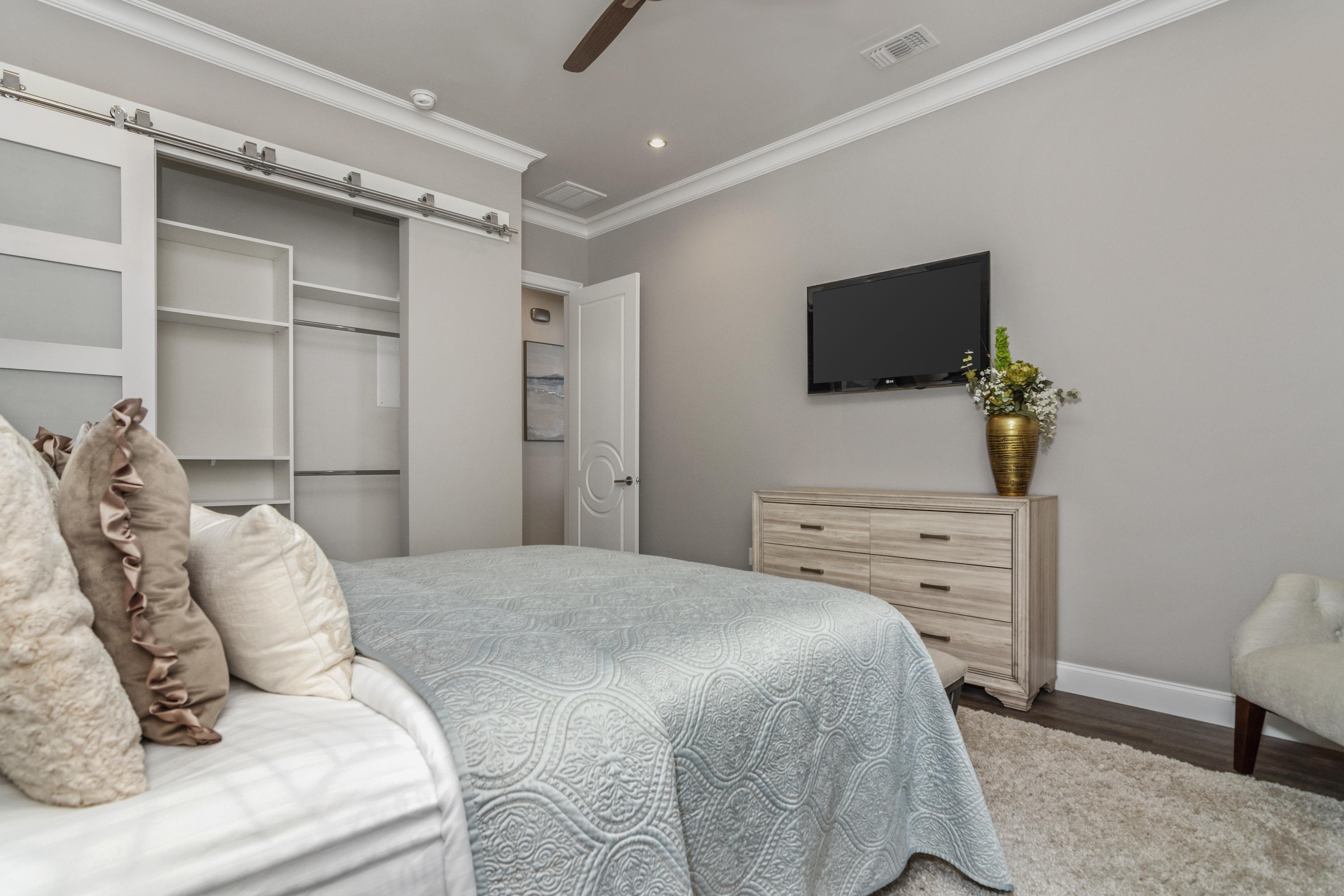 DANA & DOLPHIN POINT - Residential