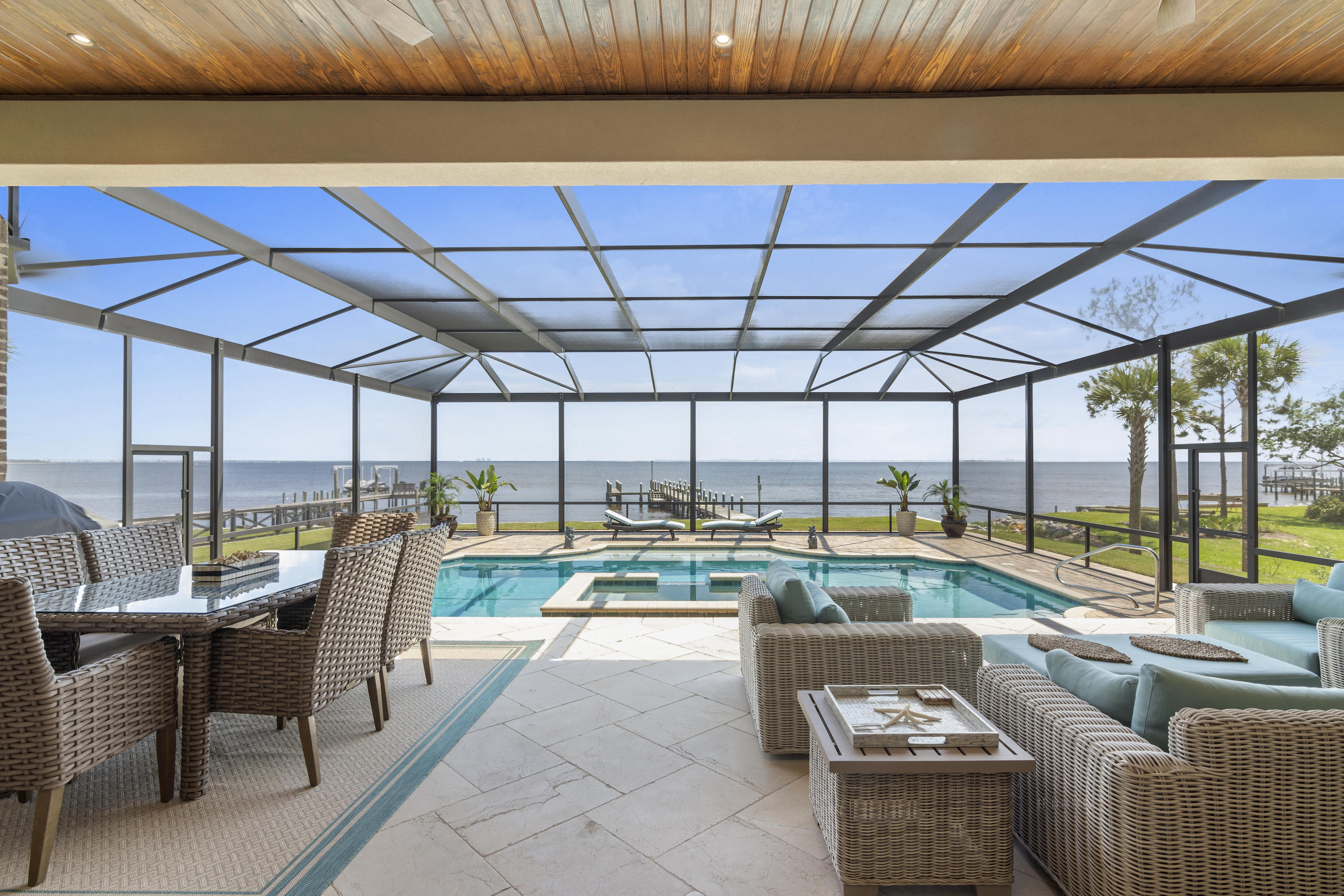 DANA & DOLPHIN POINT - Residential