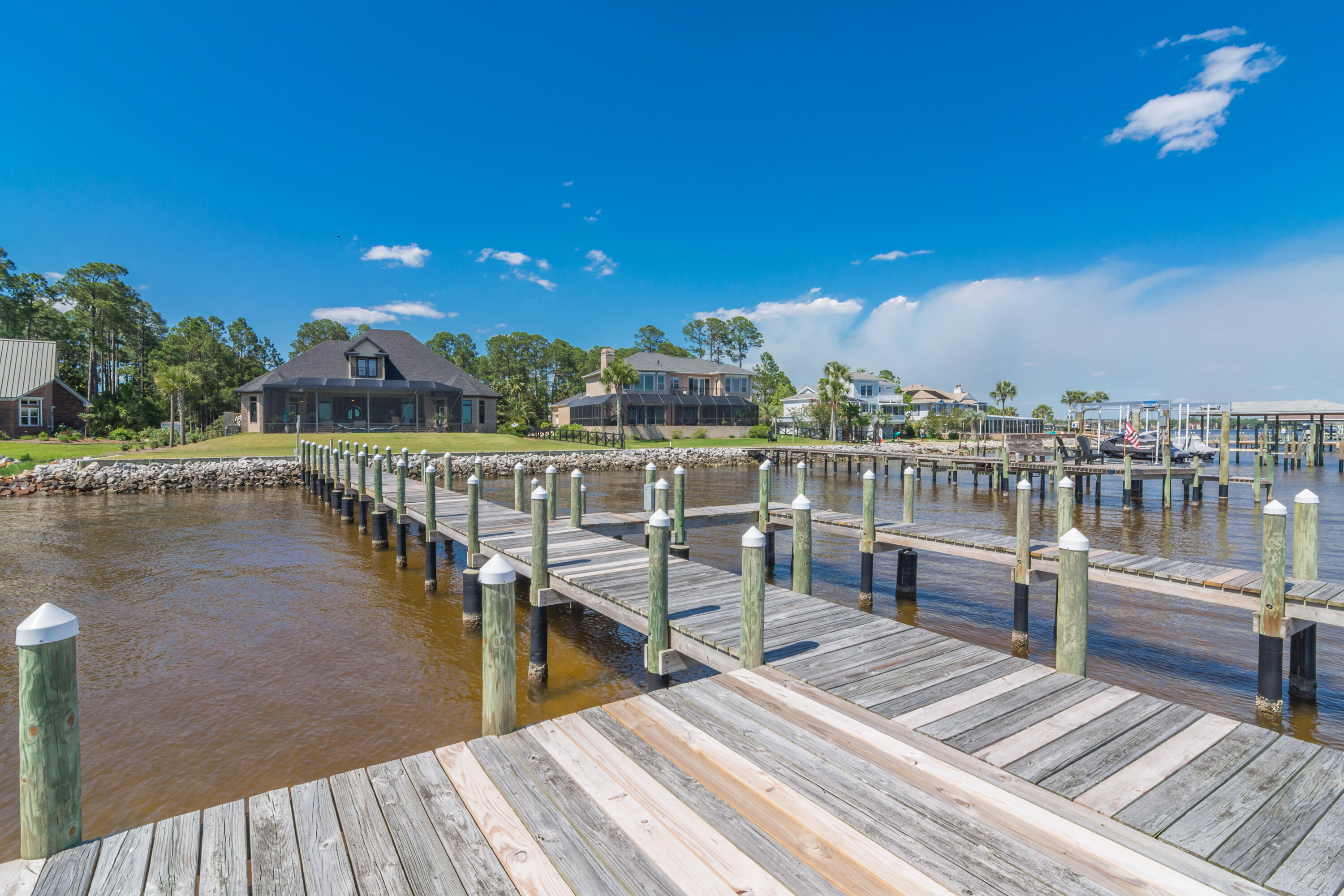DANA & DOLPHIN POINT - Residential
