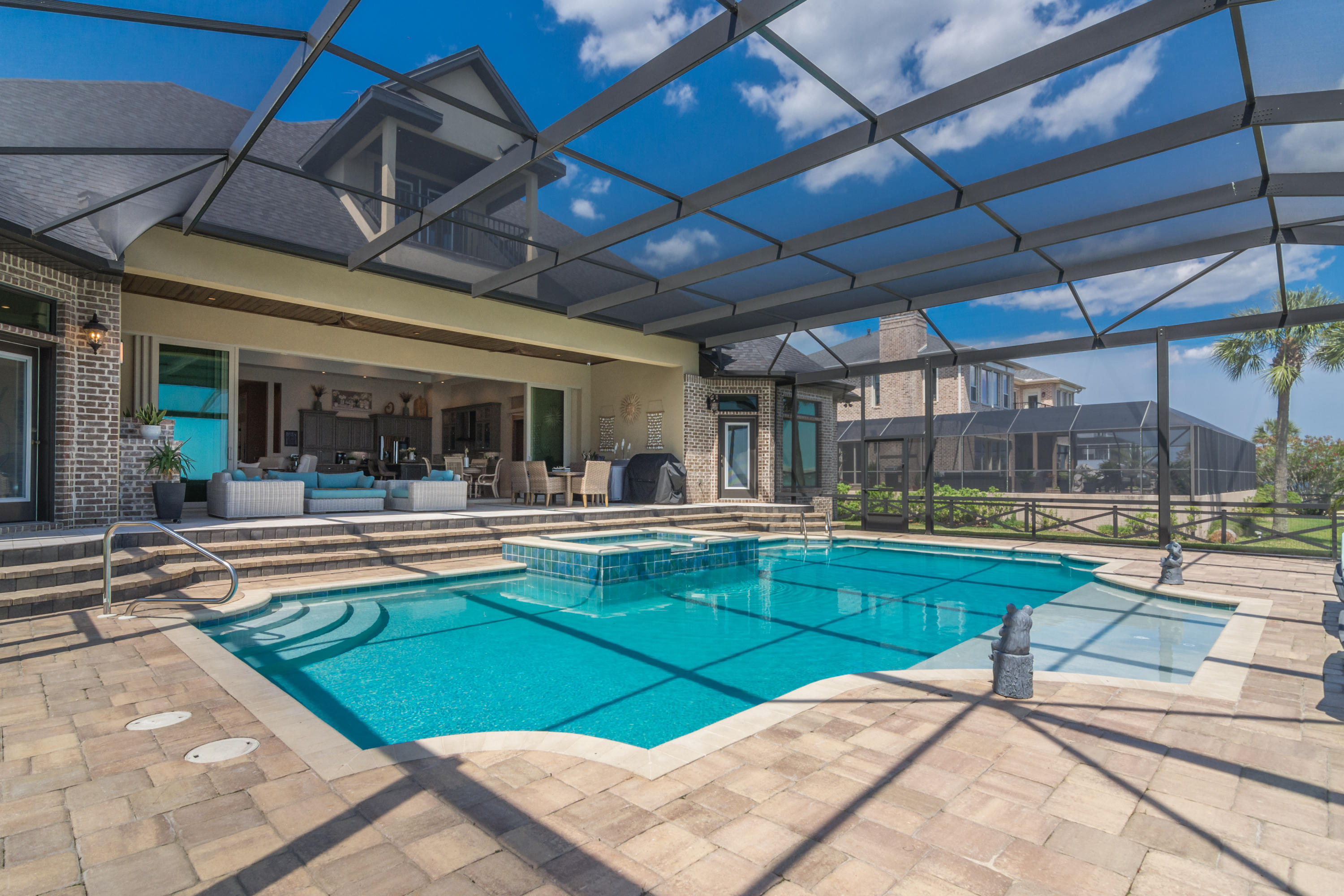 DANA & DOLPHIN POINT - Residential