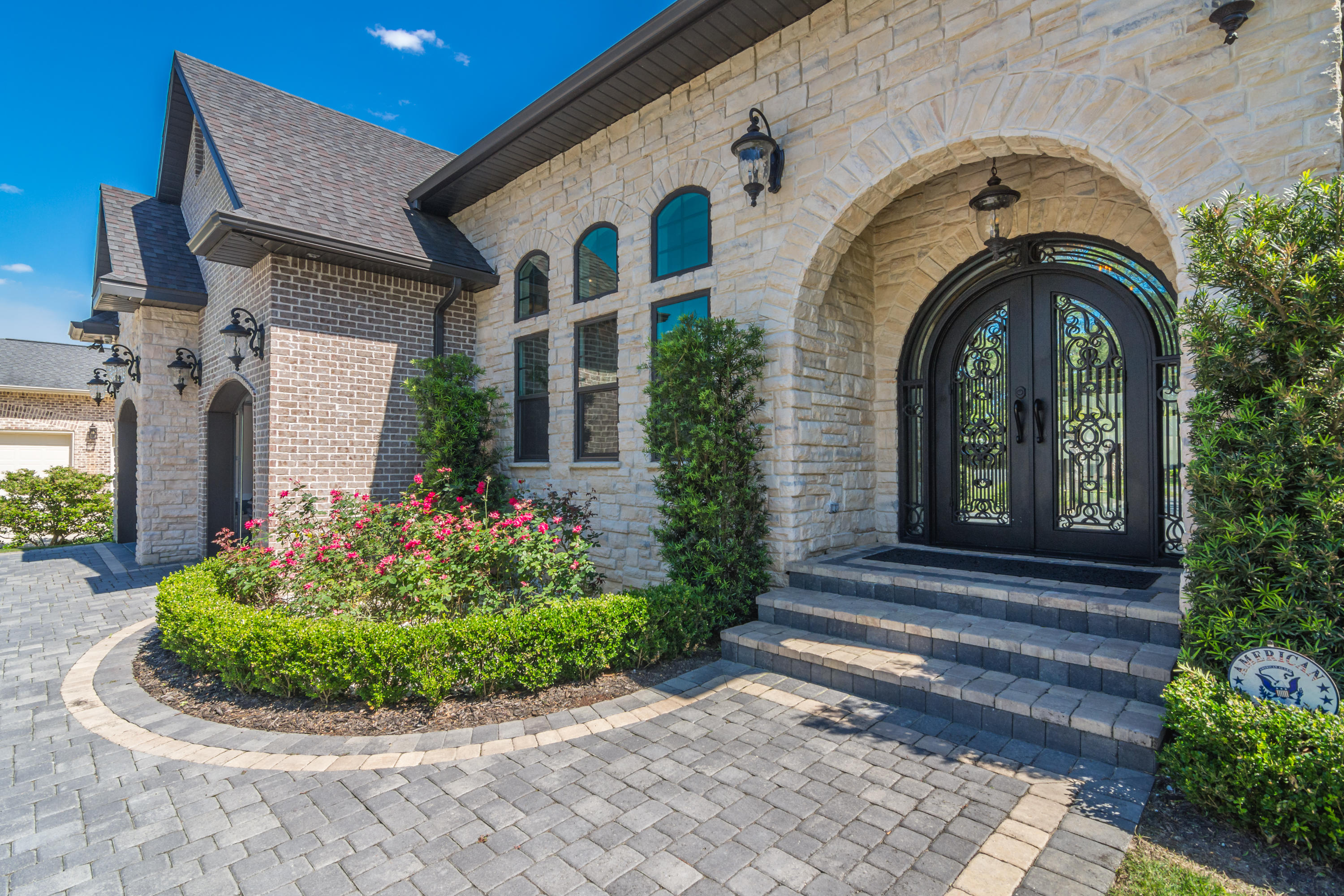 DANA & DOLPHIN POINT - Residential