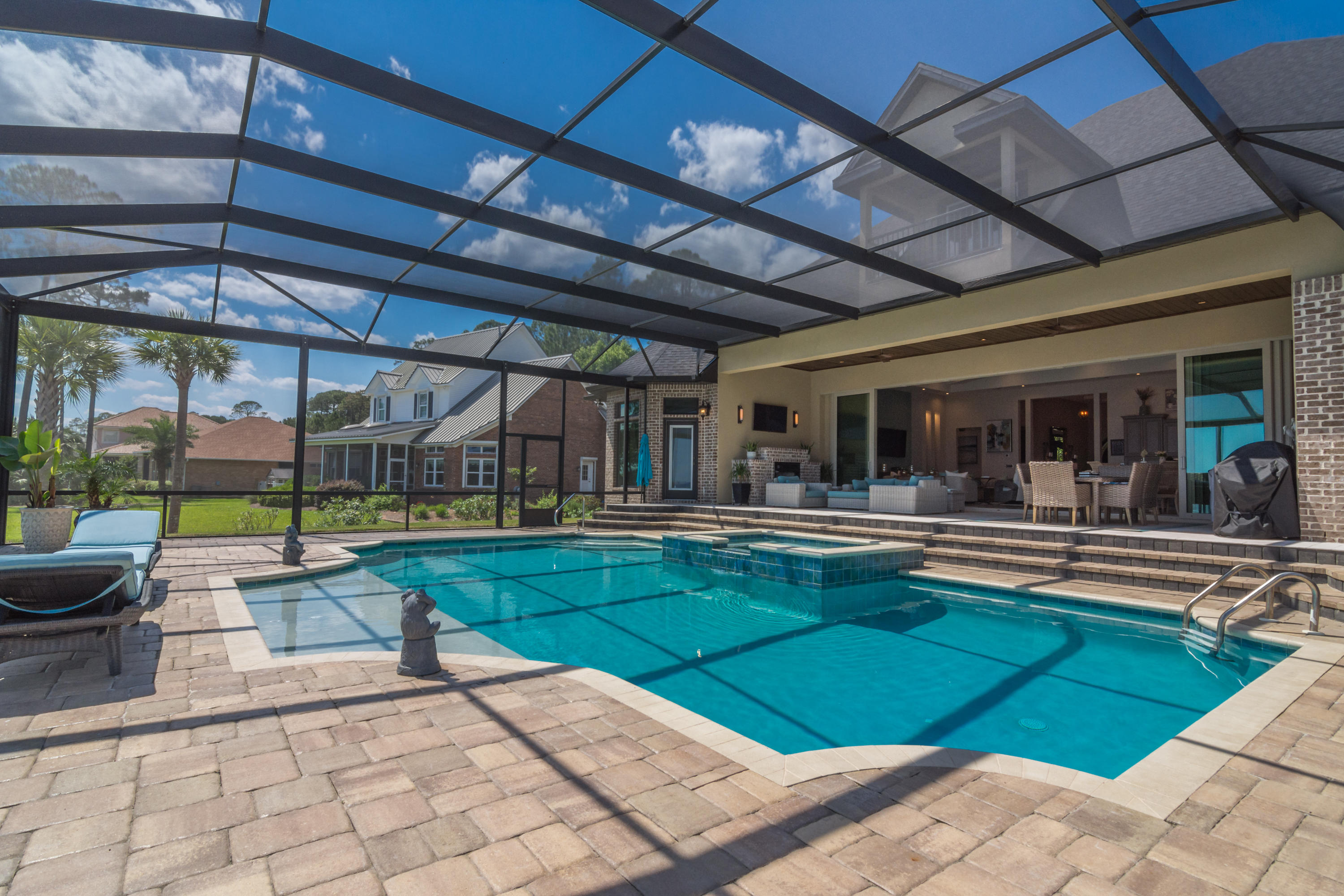 DANA & DOLPHIN POINT - Residential