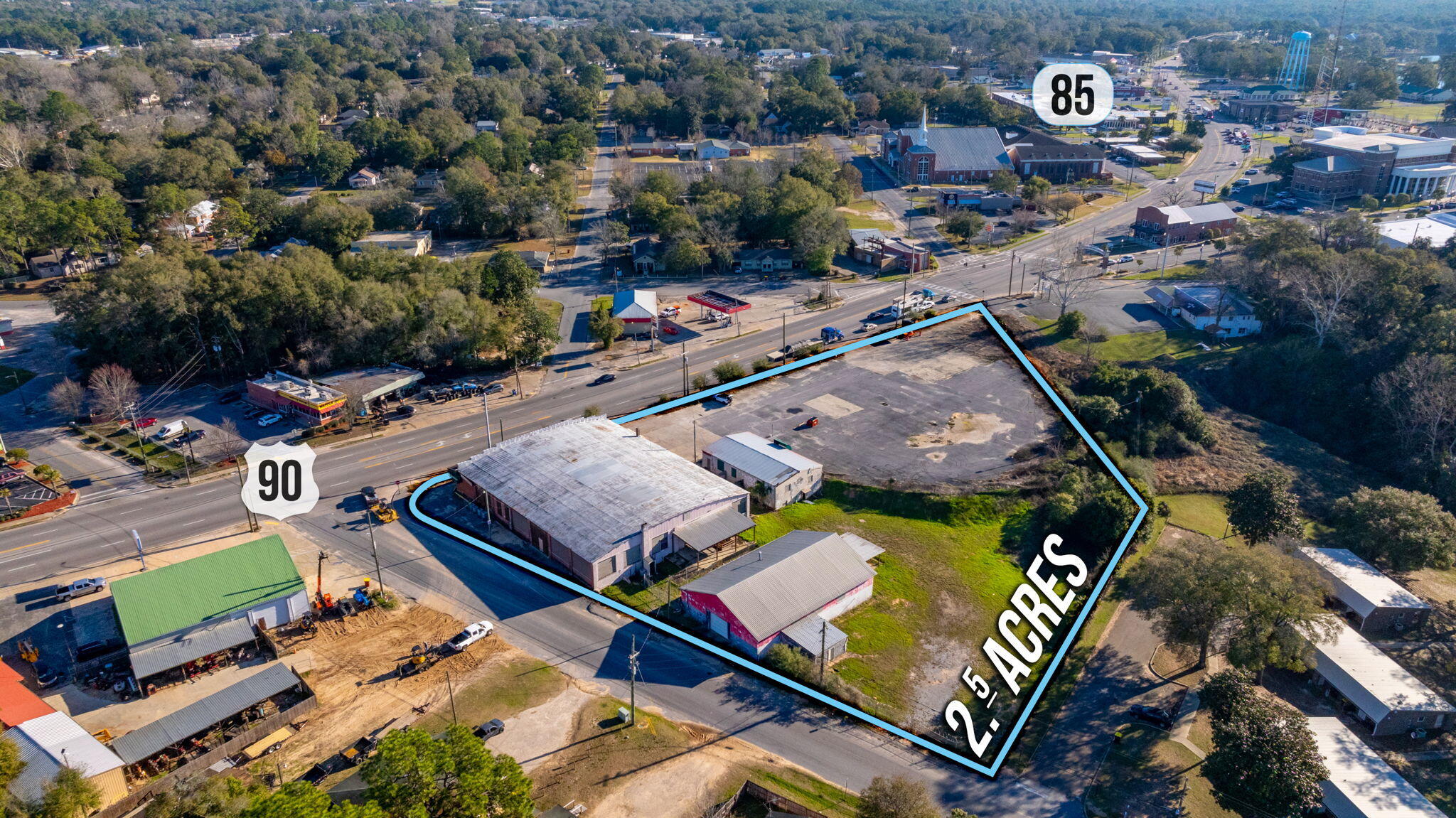 Main image without alt text