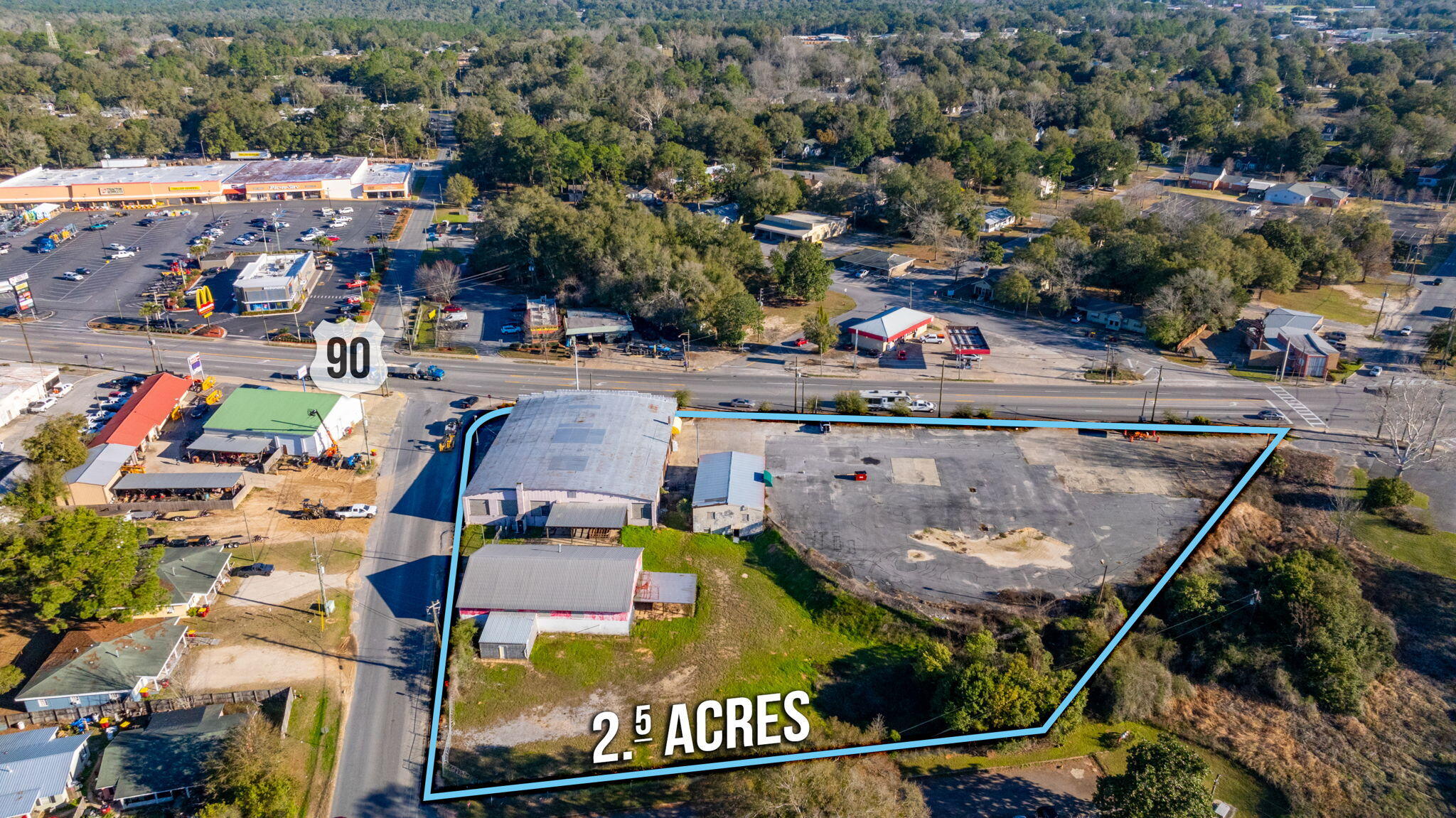 Main image without alt text