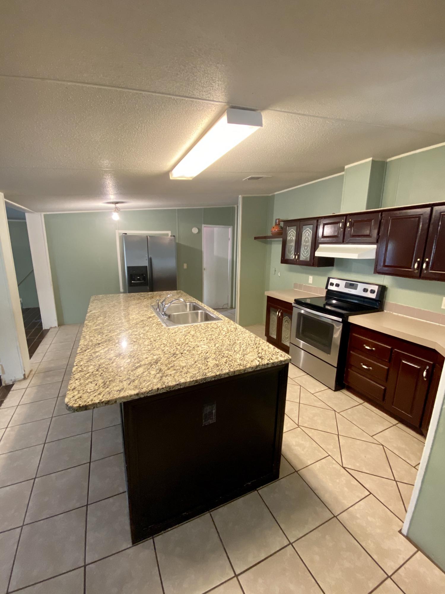 (LOT 6 BLK D MALLET PINES S/D UNREC) DESC AS: COM @ THE NW/C OF SEC 35; E 369.36FT ALONG SEC LINE, S - Residential