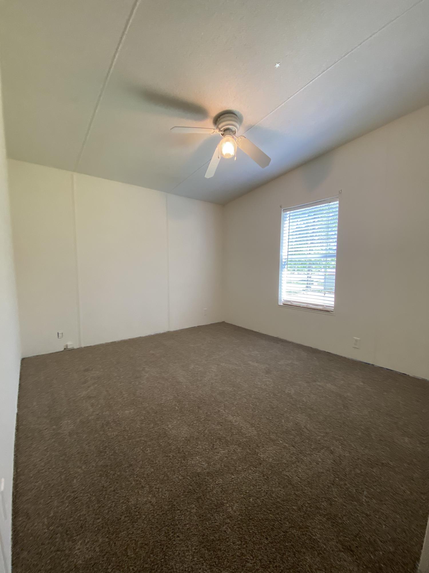 (LOT 6 BLK D MALLET PINES S/D UNREC) DESC AS: COM @ THE NW/C OF SEC 35; E 369.36FT ALONG SEC LINE, S - Residential