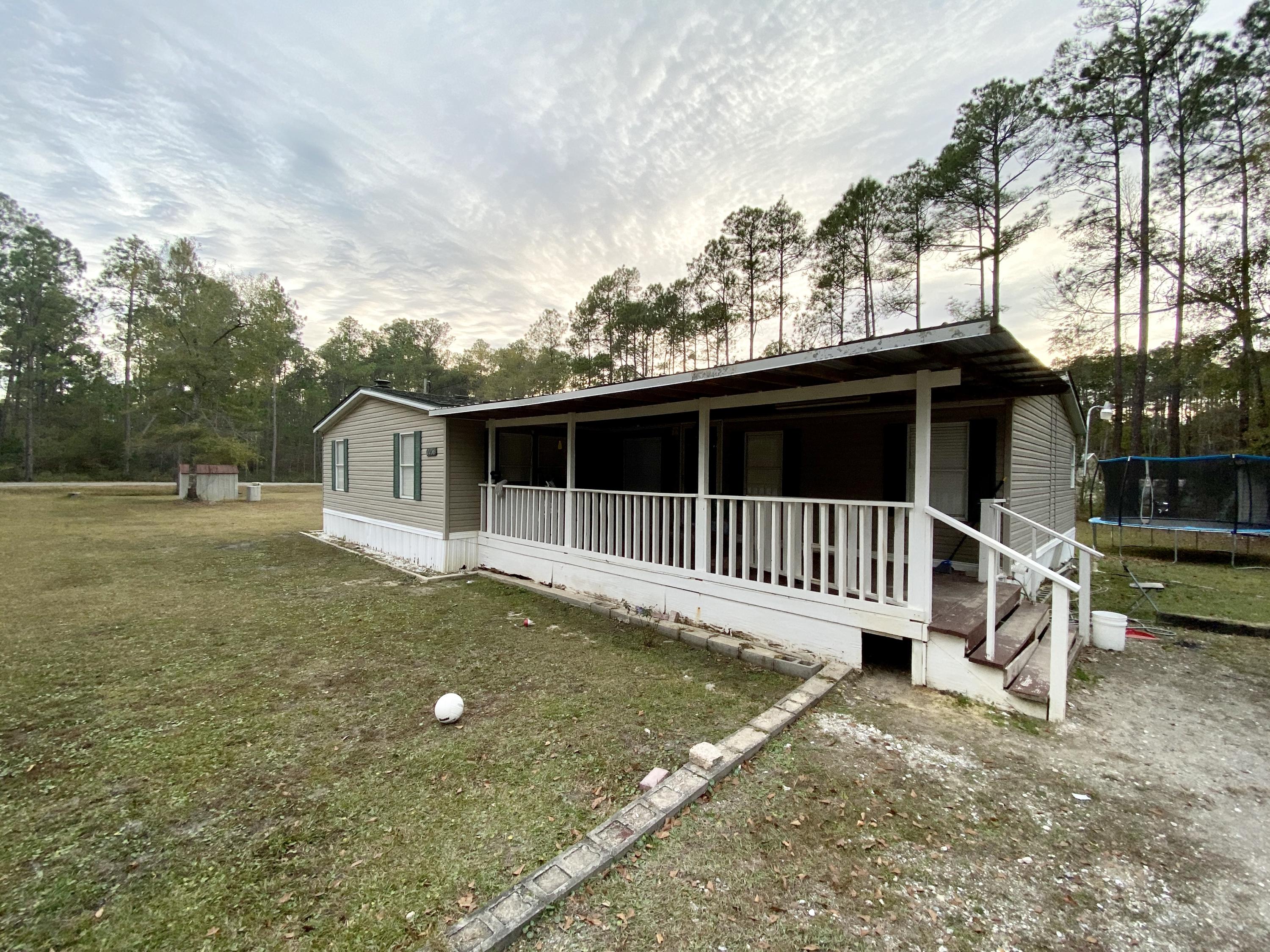 (LOT 6 BLK D MALLET PINES S/D UNREC) DESC AS: COM @ THE NW/C OF SEC 35; E 369.36FT ALONG SEC LINE, S - Residential