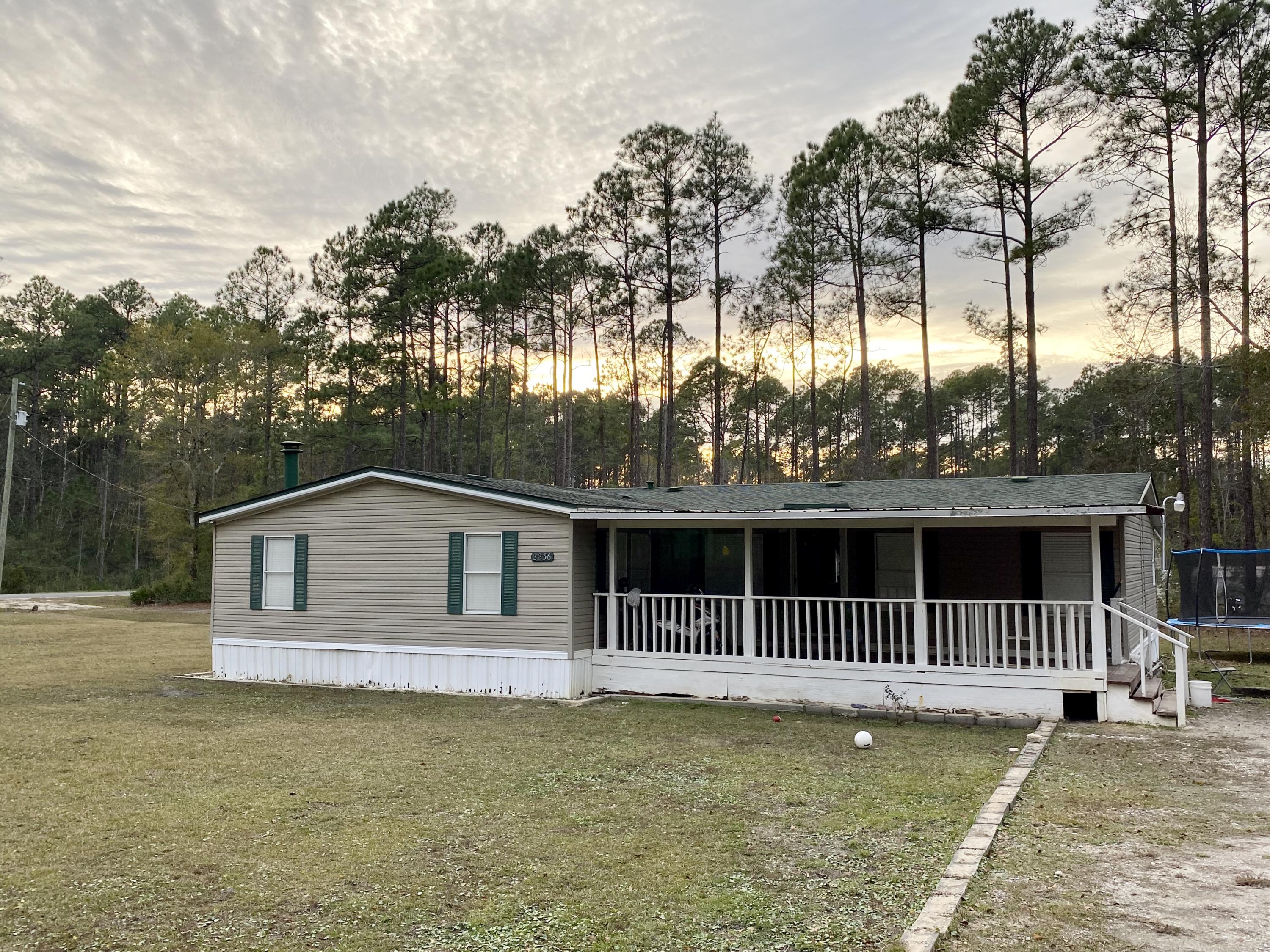 (LOT 6 BLK D MALLET PINES S/D UNREC) DESC AS: COM @ THE NW/C OF SEC 35; E 369.36FT ALONG SEC LINE, S - Residential