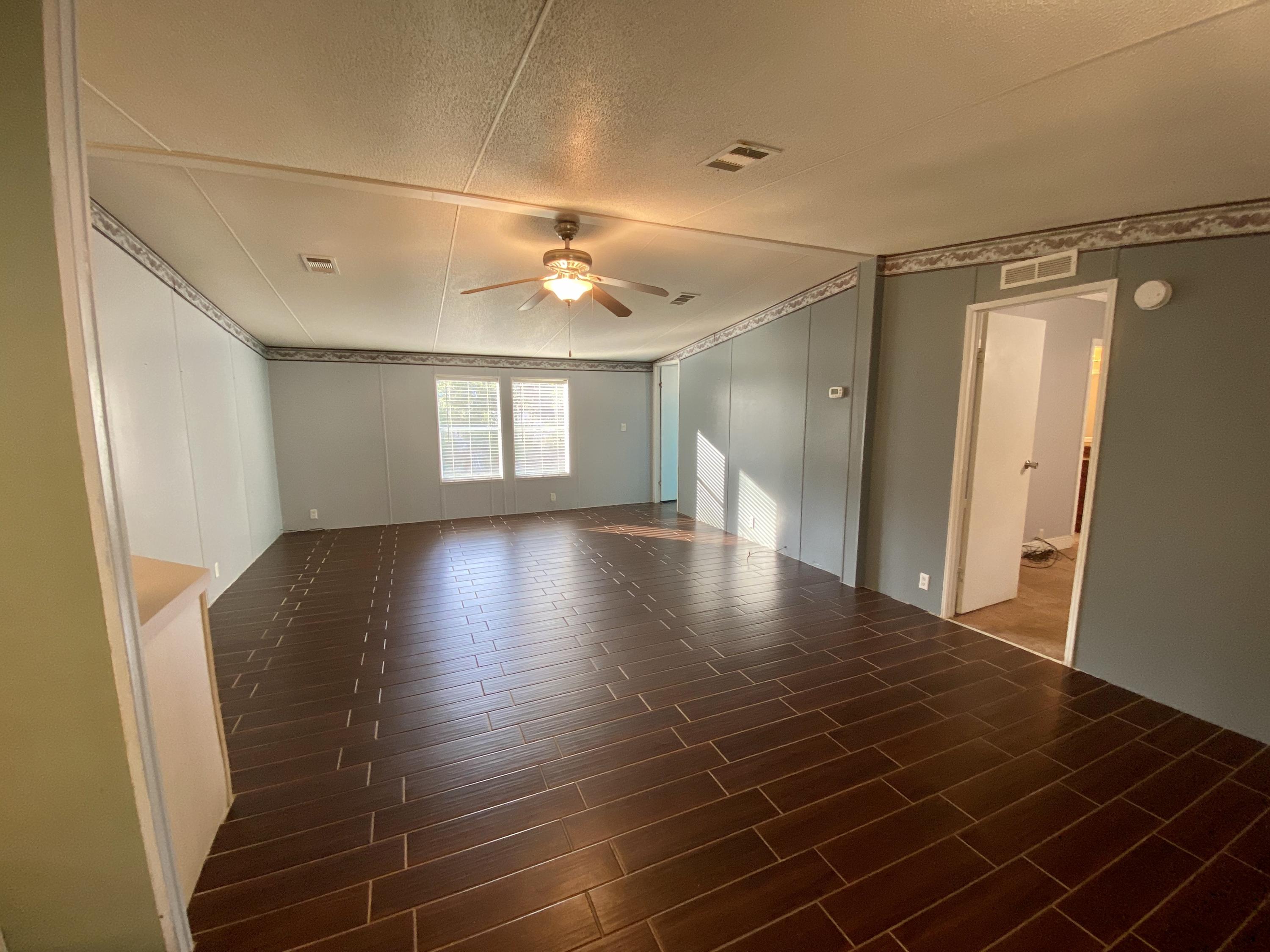 (LOT 6 BLK D MALLET PINES S/D UNREC) DESC AS: COM @ THE NW/C OF SEC 35; E 369.36FT ALONG SEC LINE, S - Residential