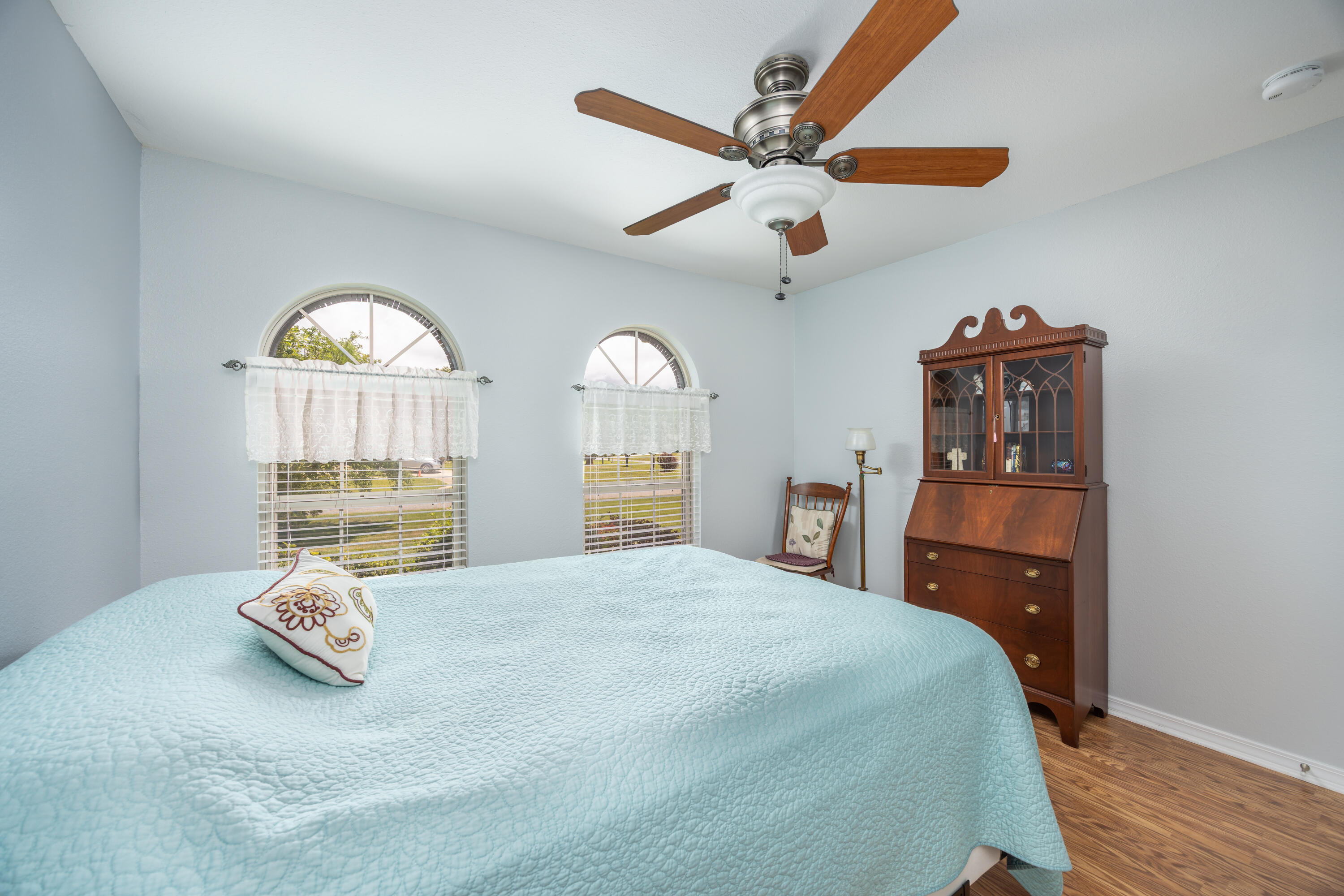 HOLLEY BY THE SEA - Residential