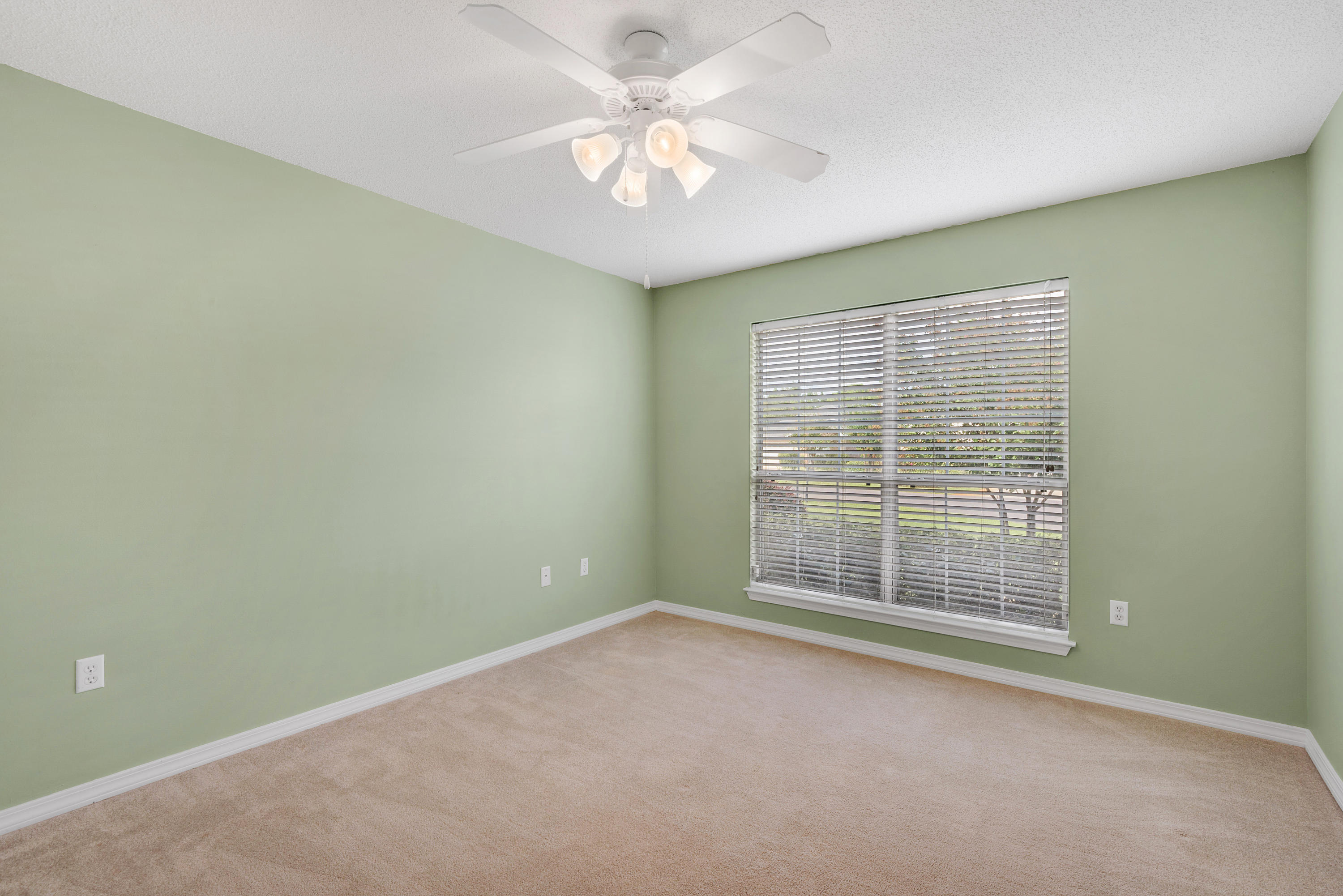 EMERALD LAKES PH 3 - Residential