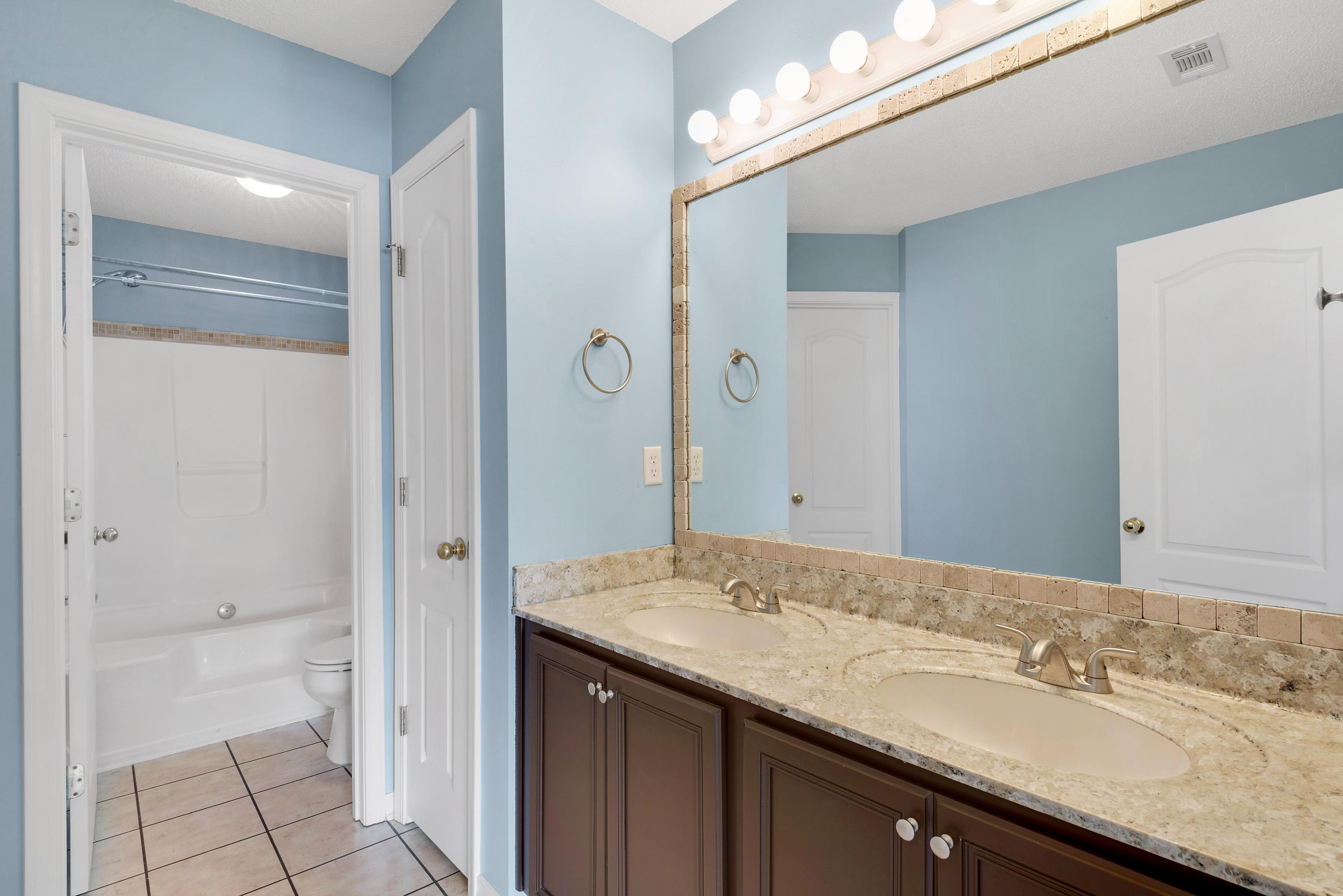 EMERALD LAKES PH 3 - Residential