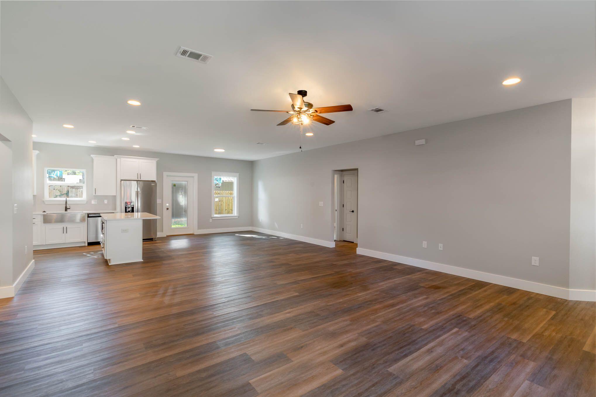 MEIGS S/D NICEVILLE LOT 30 BLK 8 - Residential