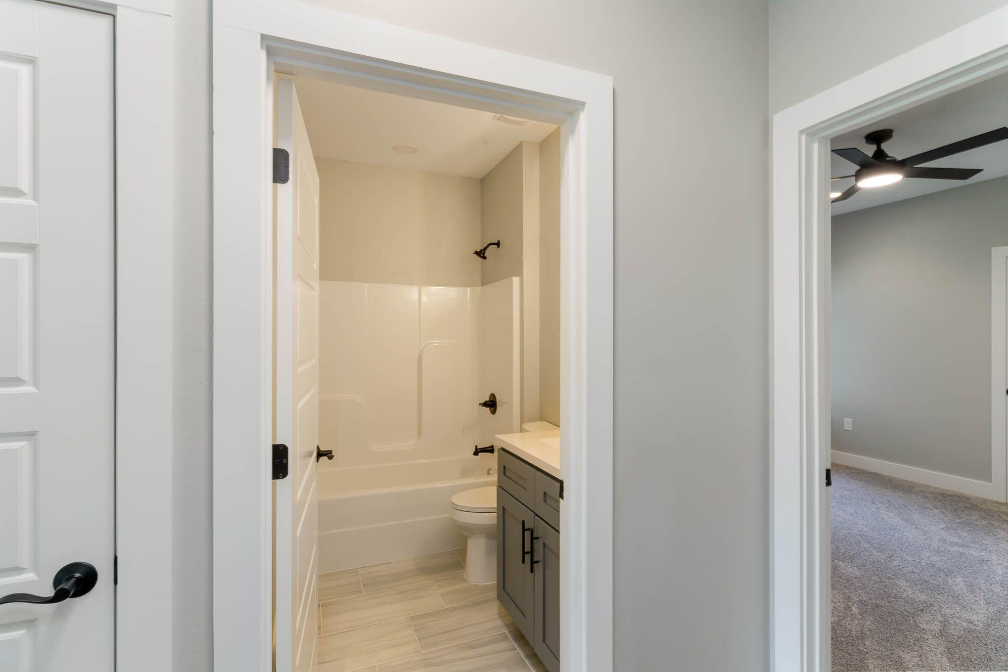 MEIGS S/D NICEVILLE LOT 30 BLK 8 - Residential