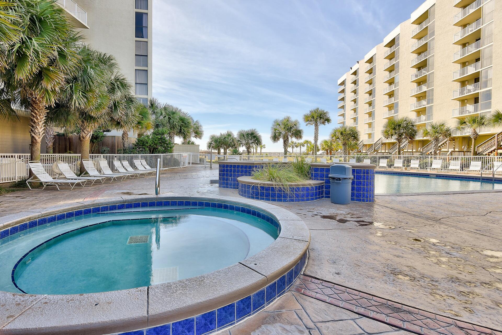 MAINSAIL CONDO PH 5 - Residential
