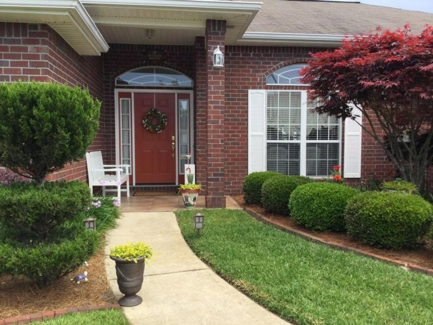 Exceptionally maintained home in quite subdivision. The split floor plan has an inviting great room, open concept kitchen with breakfast nook, large master suite, & formal dining room. The kitchen is a cooks dream with granite counter tops,
glass backsplash, island, and a 5 burner gas stove. The spacious master suite has large walk-in closets in both the bedroom and bath. The master bath as a separate shower and garden tub, beautiful tile floors, and granite countertop with double sinks.