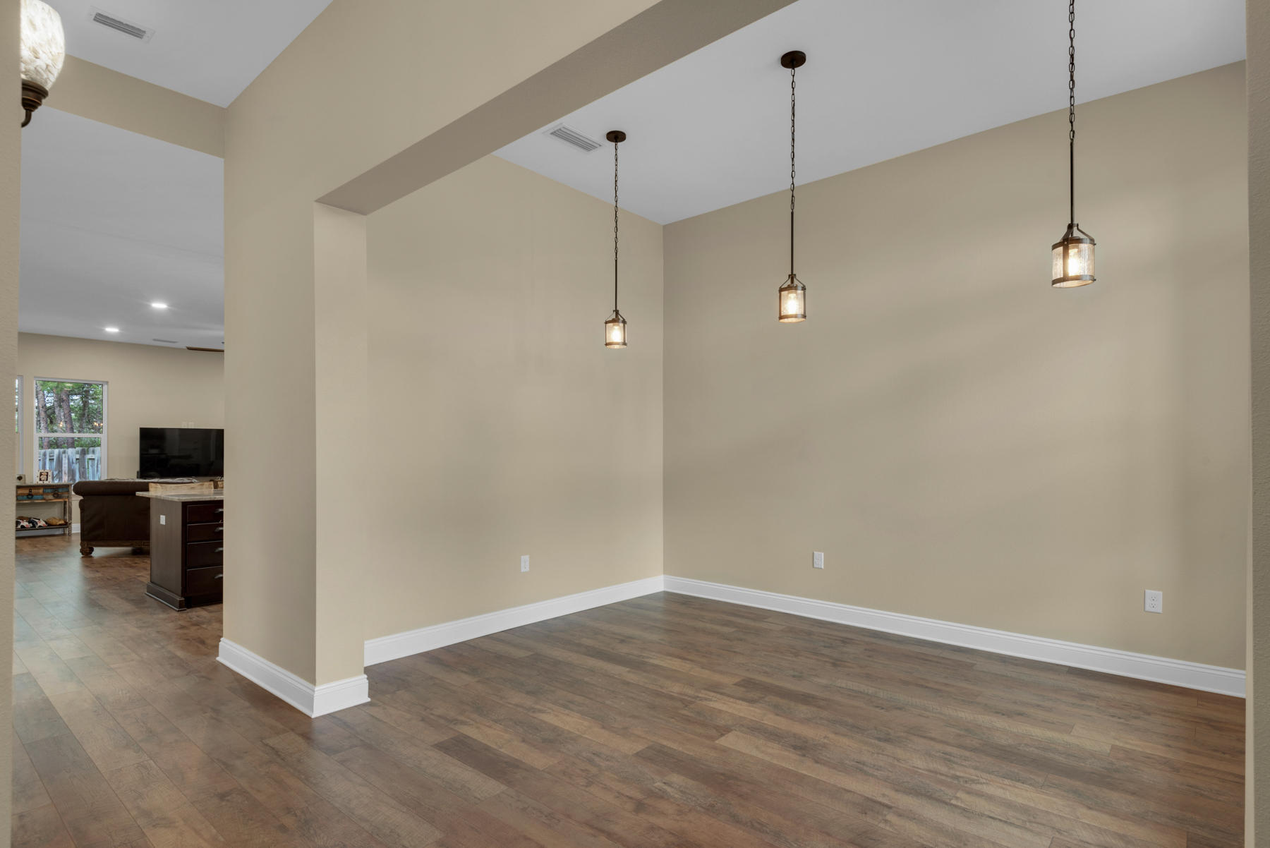 CHARDONNAY ESTATES - Residential