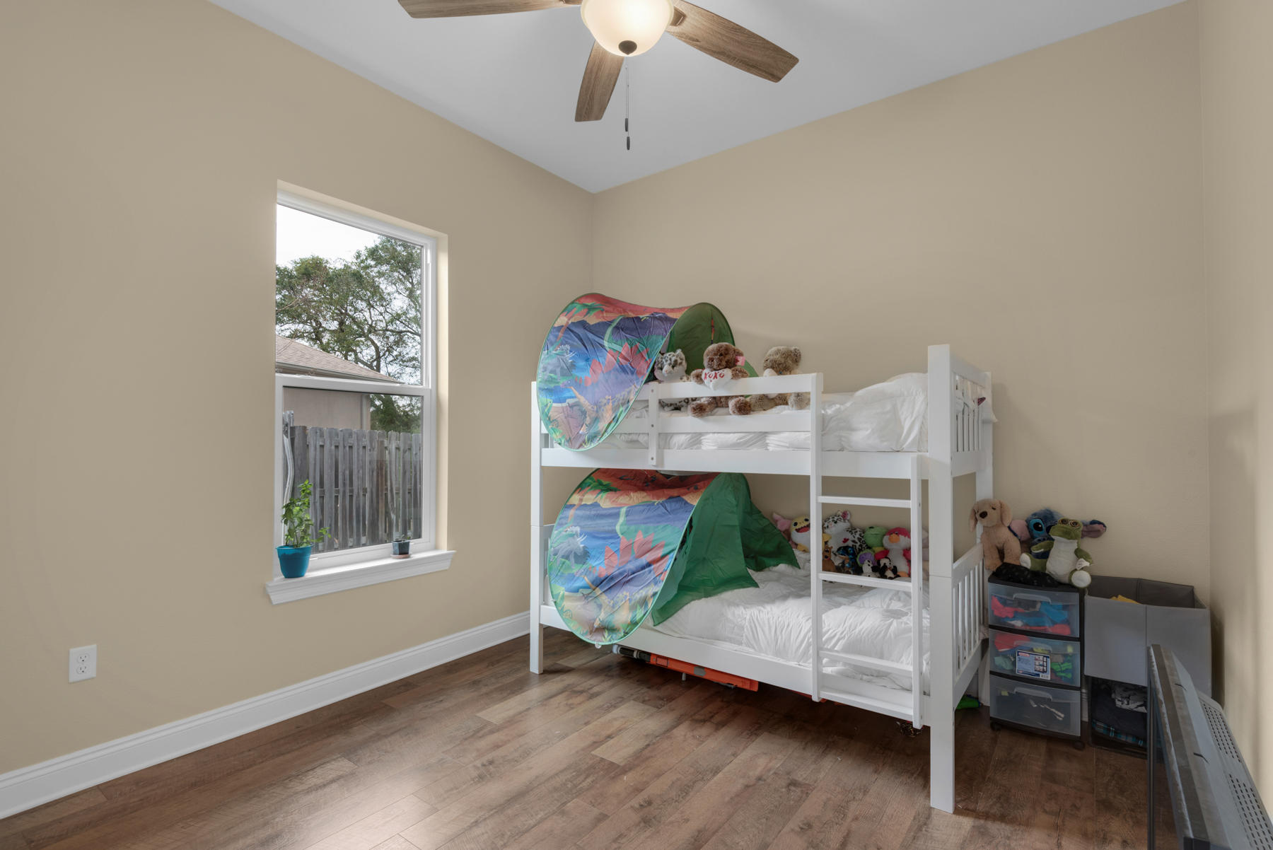 CHARDONNAY ESTATES - Residential