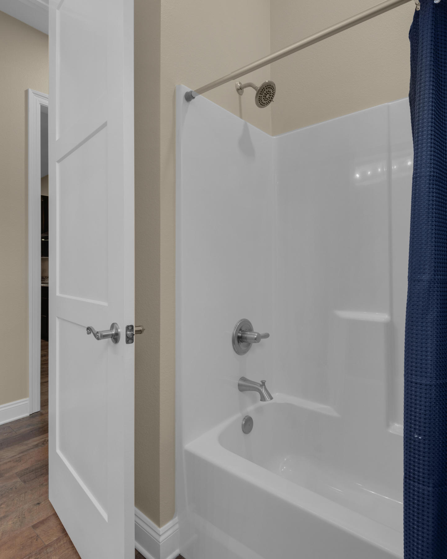 CHARDONNAY ESTATES - Residential