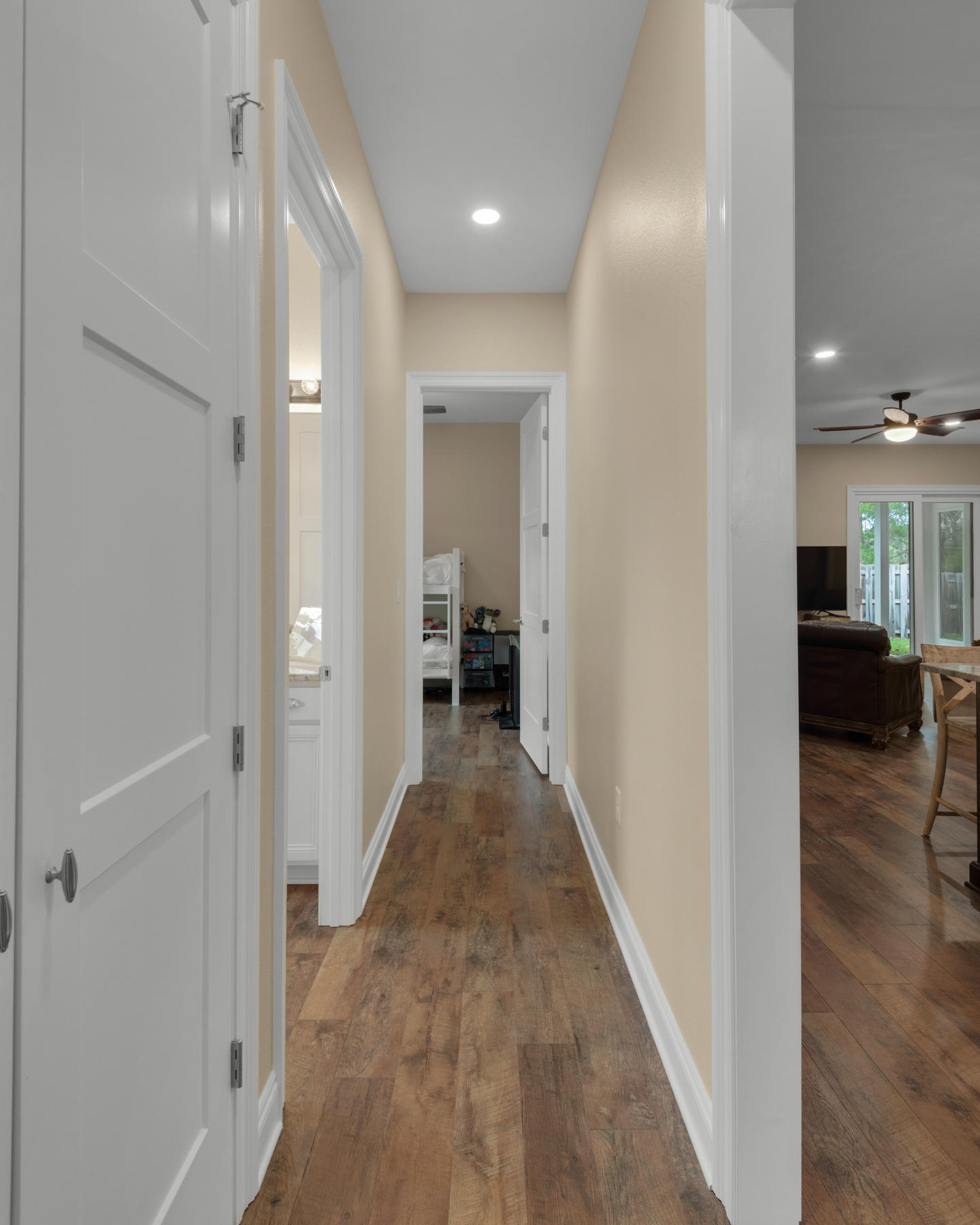 CHARDONNAY ESTATES - Residential