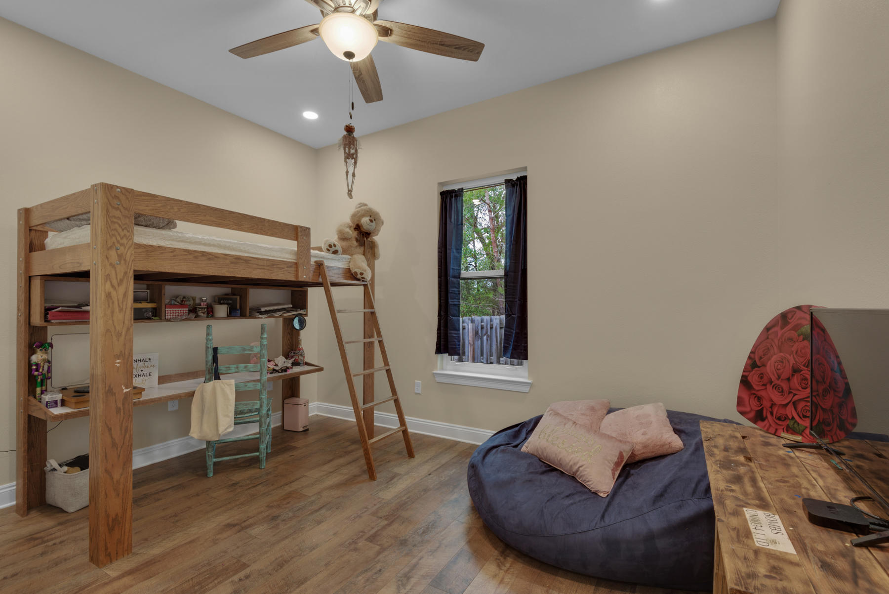 CHARDONNAY ESTATES - Residential