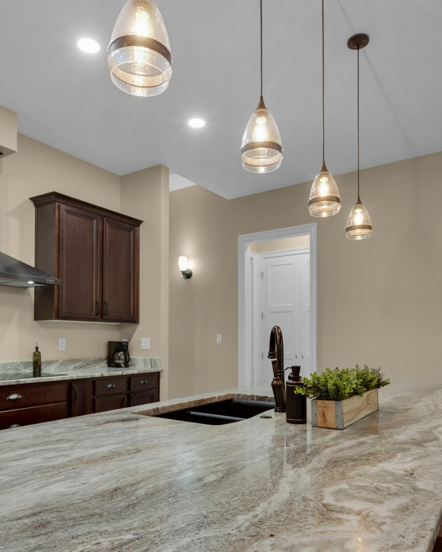 CHARDONNAY ESTATES - Residential