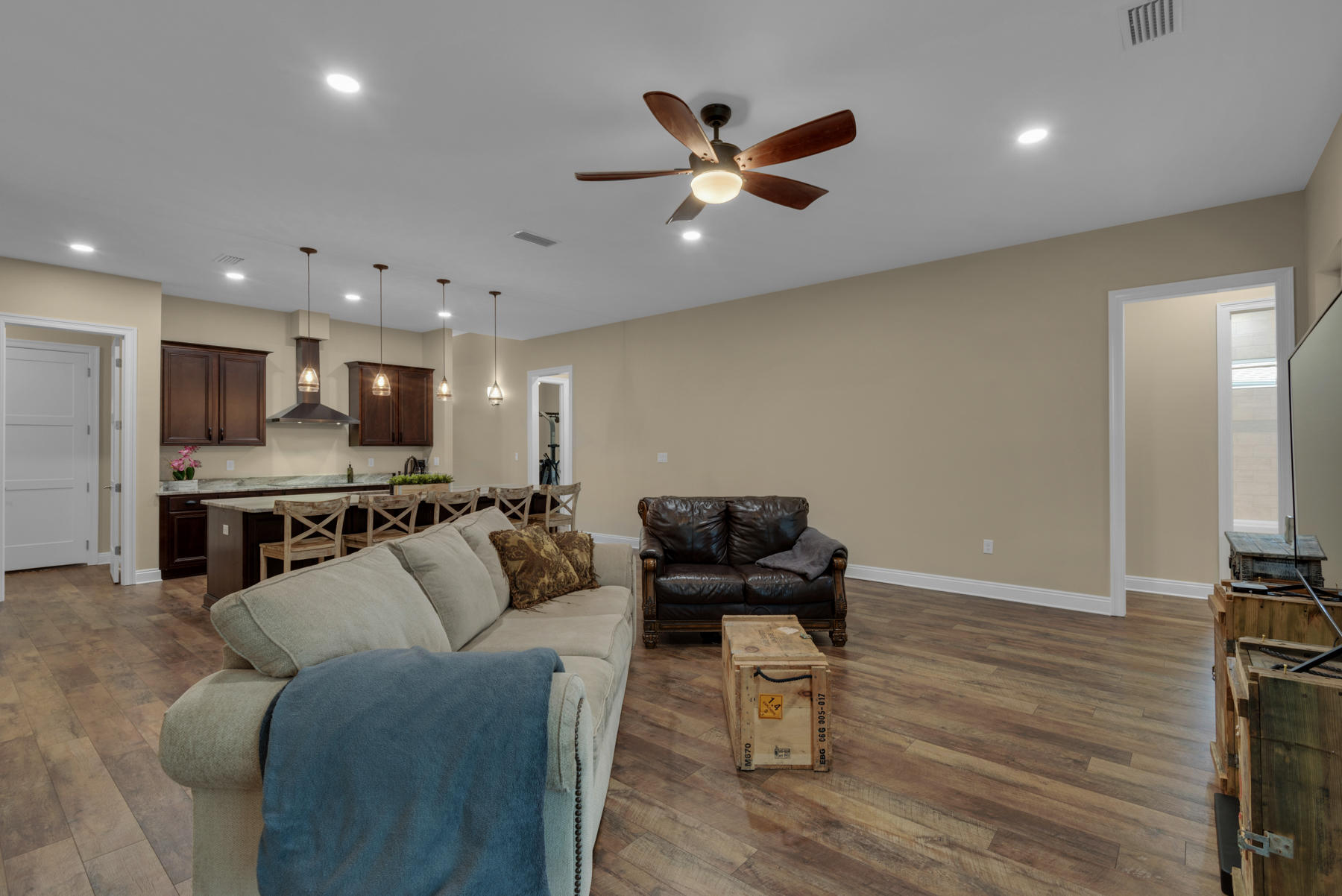 CHARDONNAY ESTATES - Residential