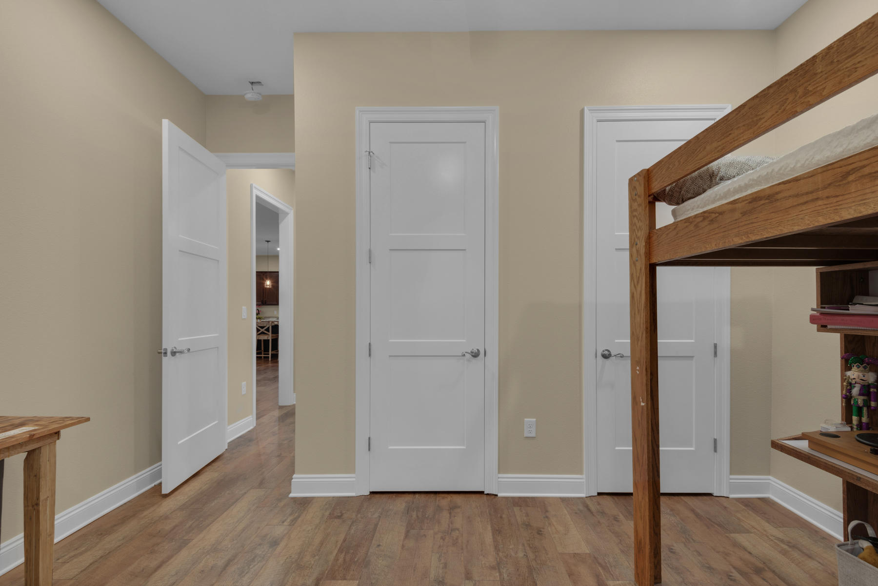 CHARDONNAY ESTATES - Residential