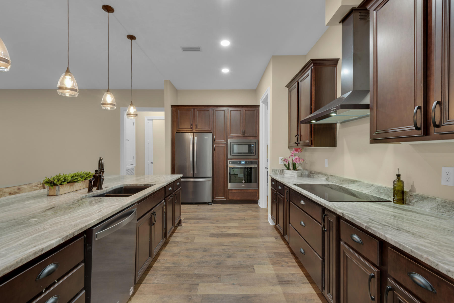 CHARDONNAY ESTATES - Residential