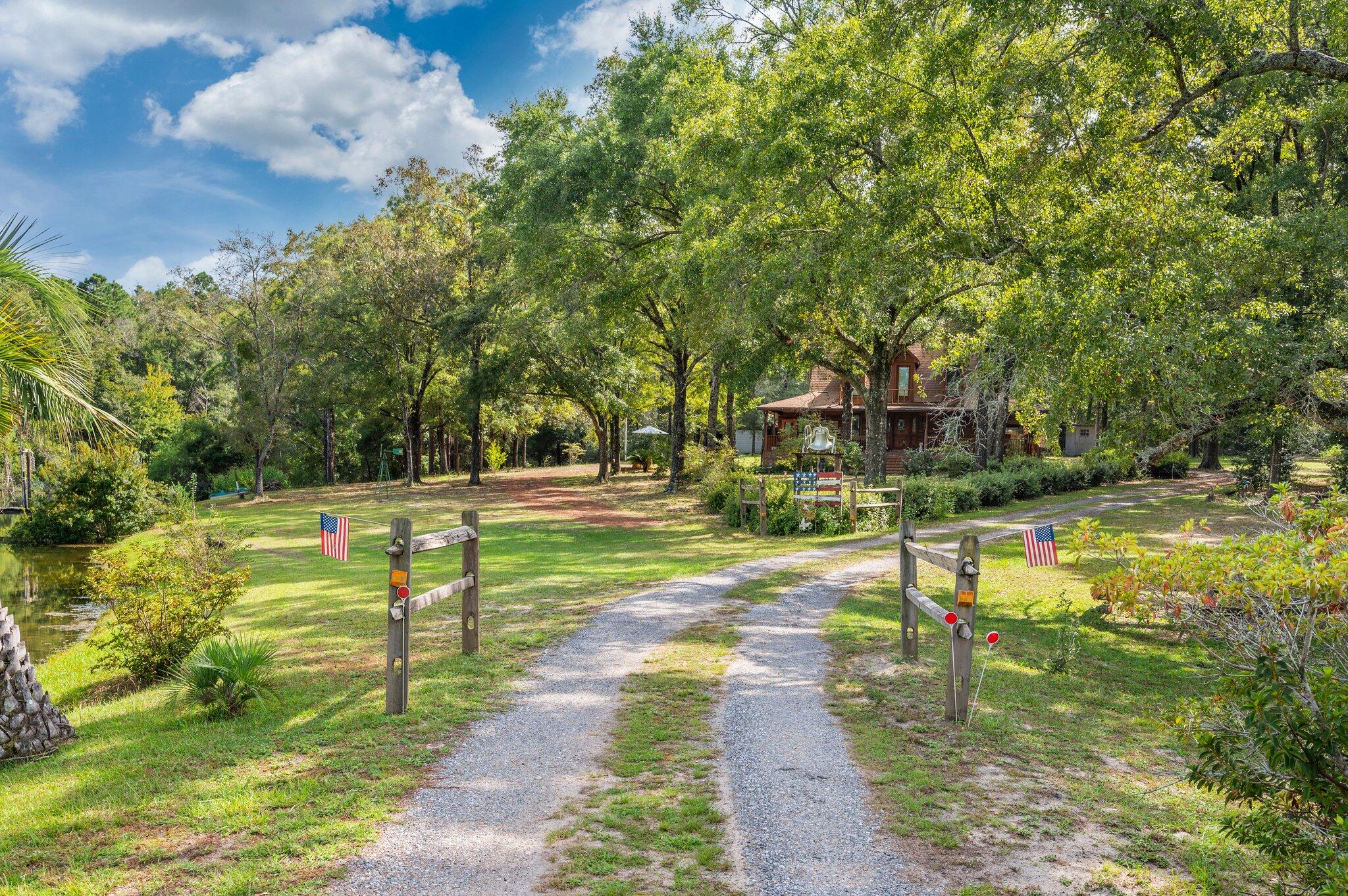 CRESTVIEW SUBURB - Residential