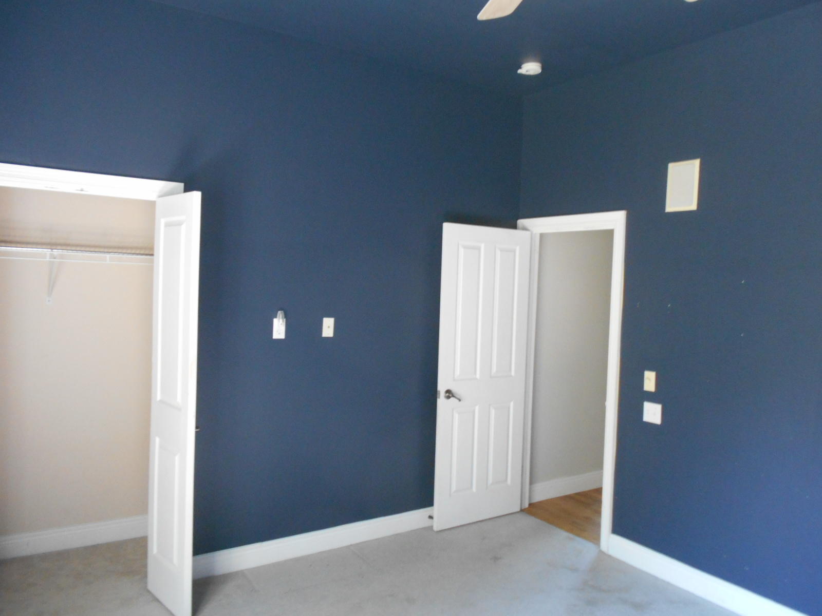 LAKEWOOD POINTE ESTATES - Residential