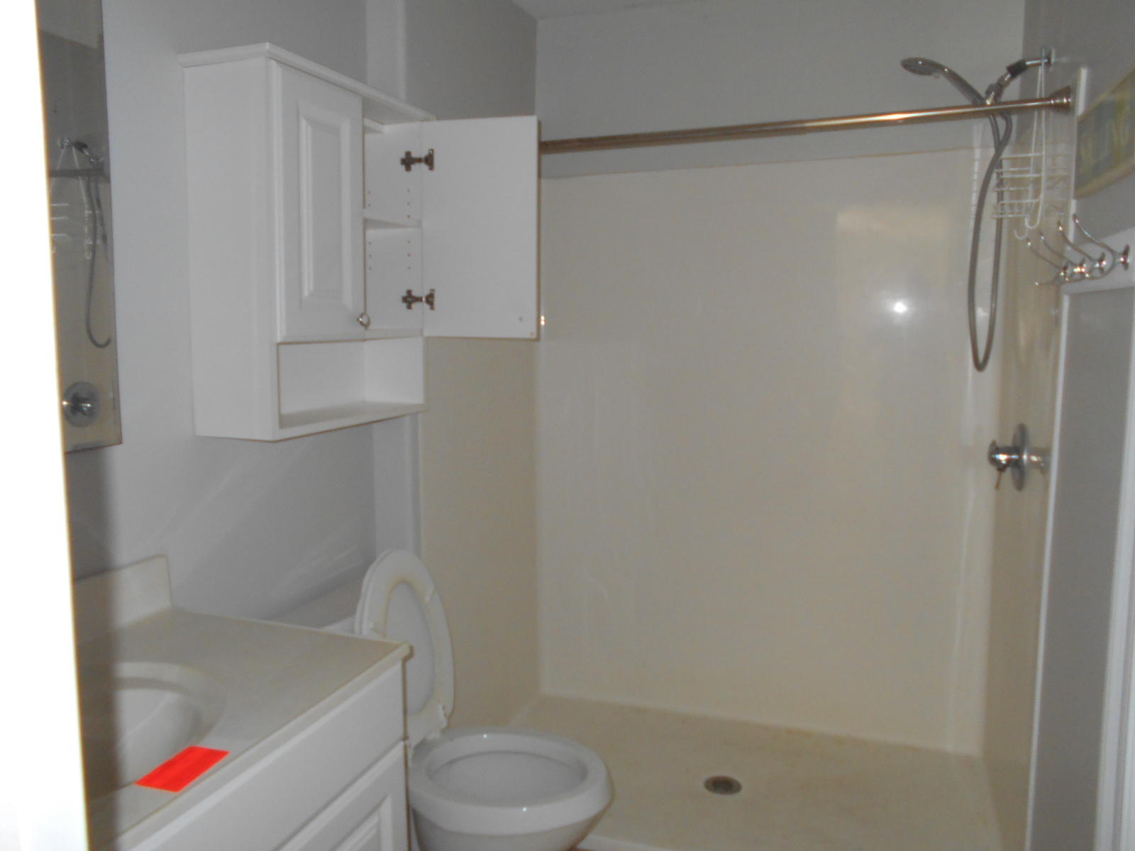 LAKEWOOD POINTE ESTATES - Residential