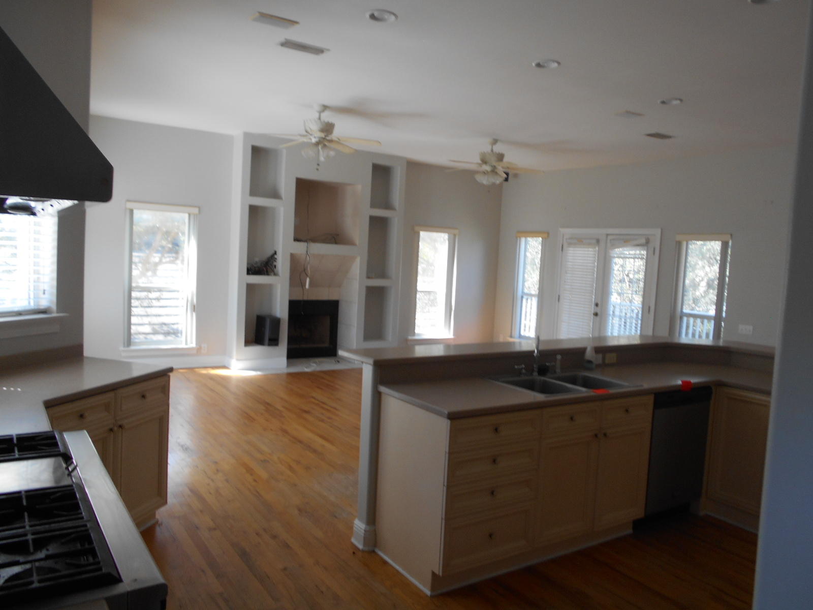 LAKEWOOD POINTE ESTATES - Residential