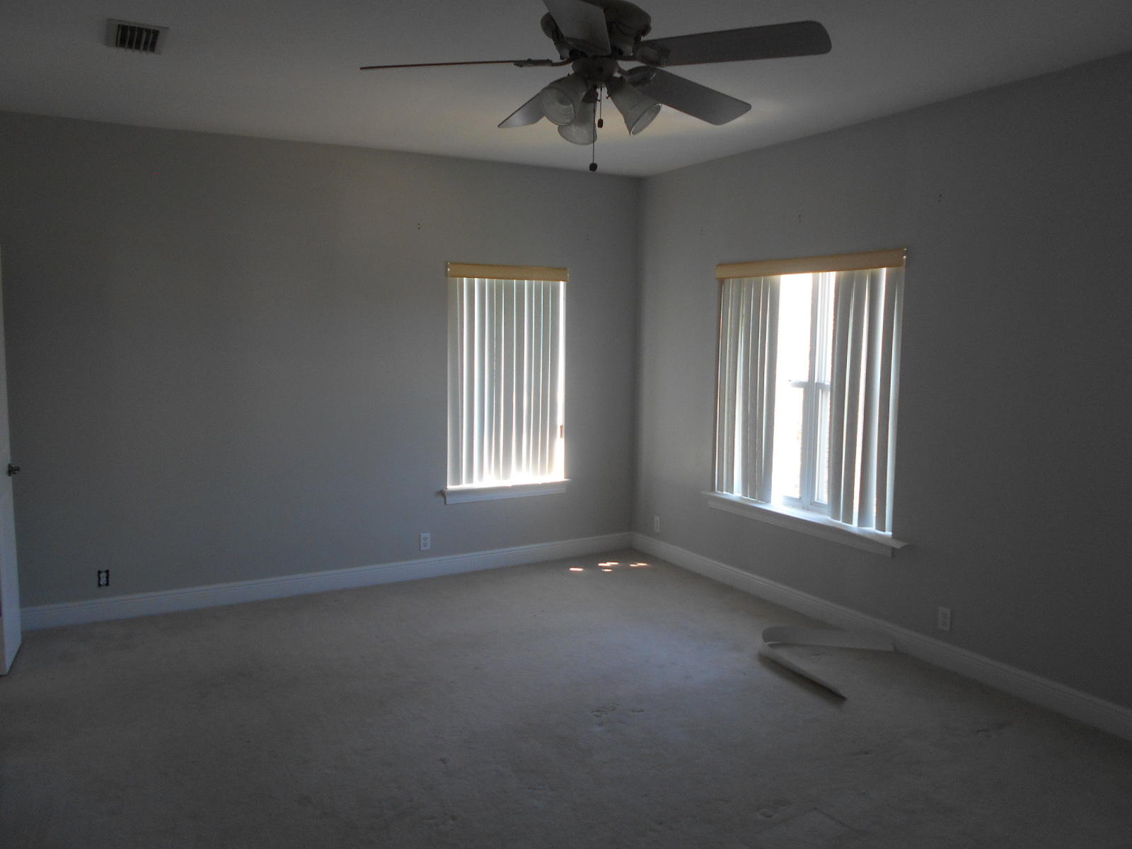 LAKEWOOD POINTE ESTATES - Residential