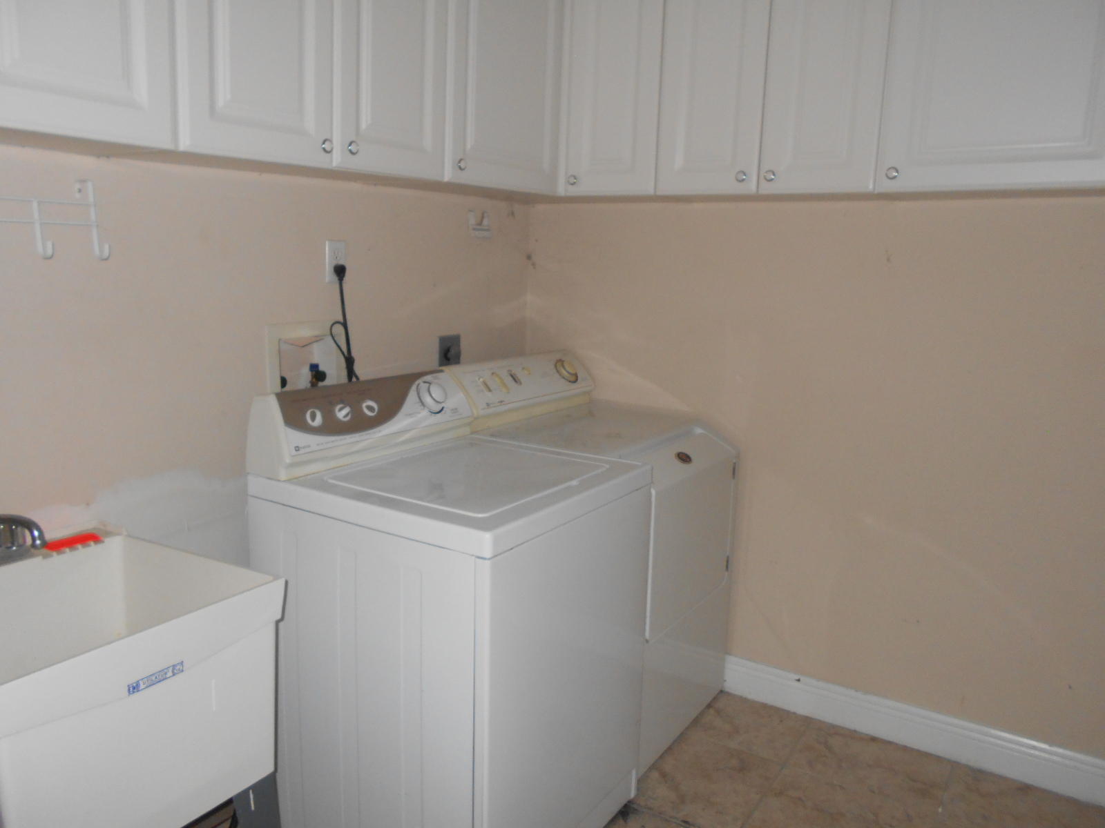 LAKEWOOD POINTE ESTATES - Residential