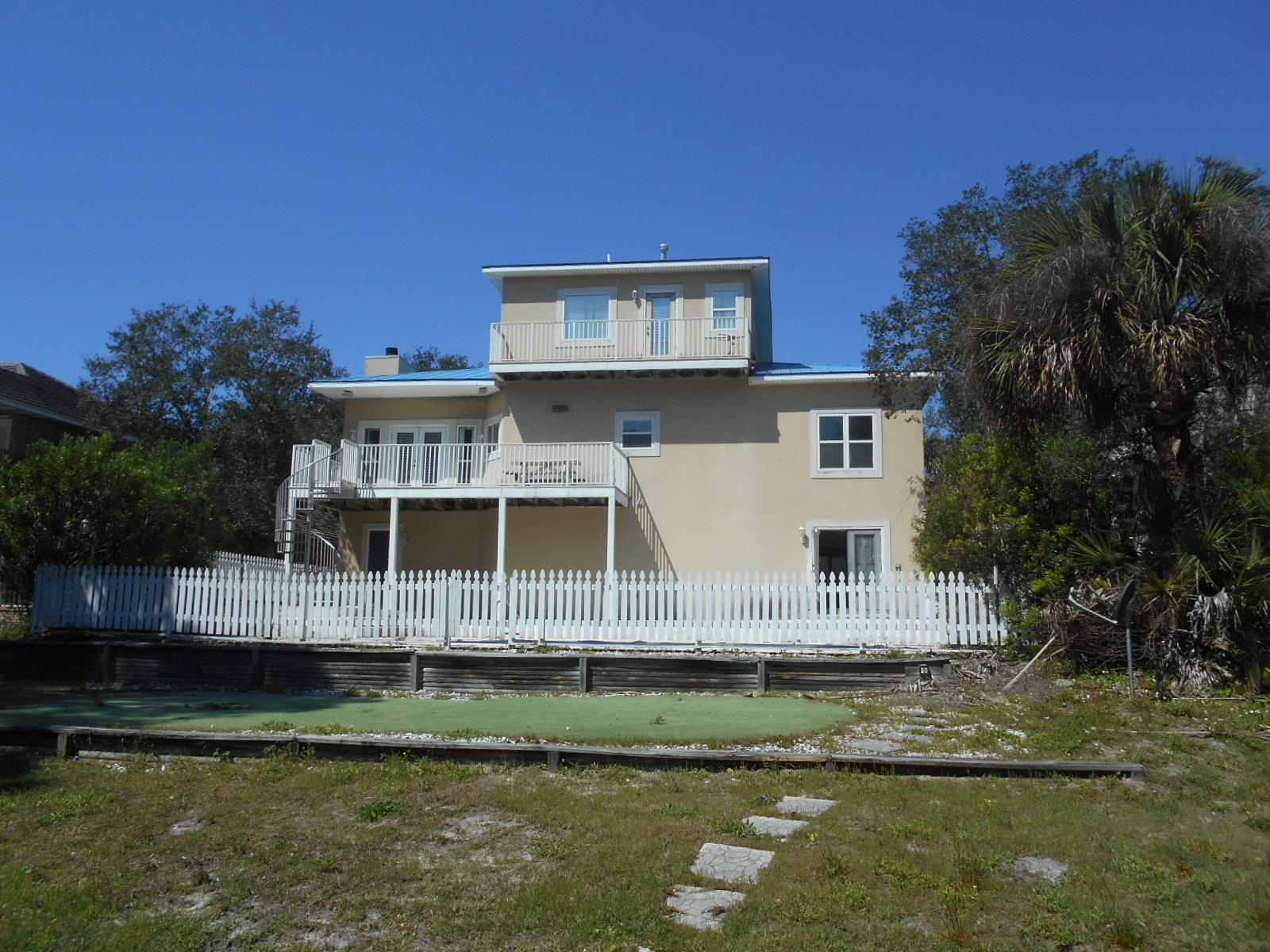 LAKEWOOD POINTE ESTATES - Residential