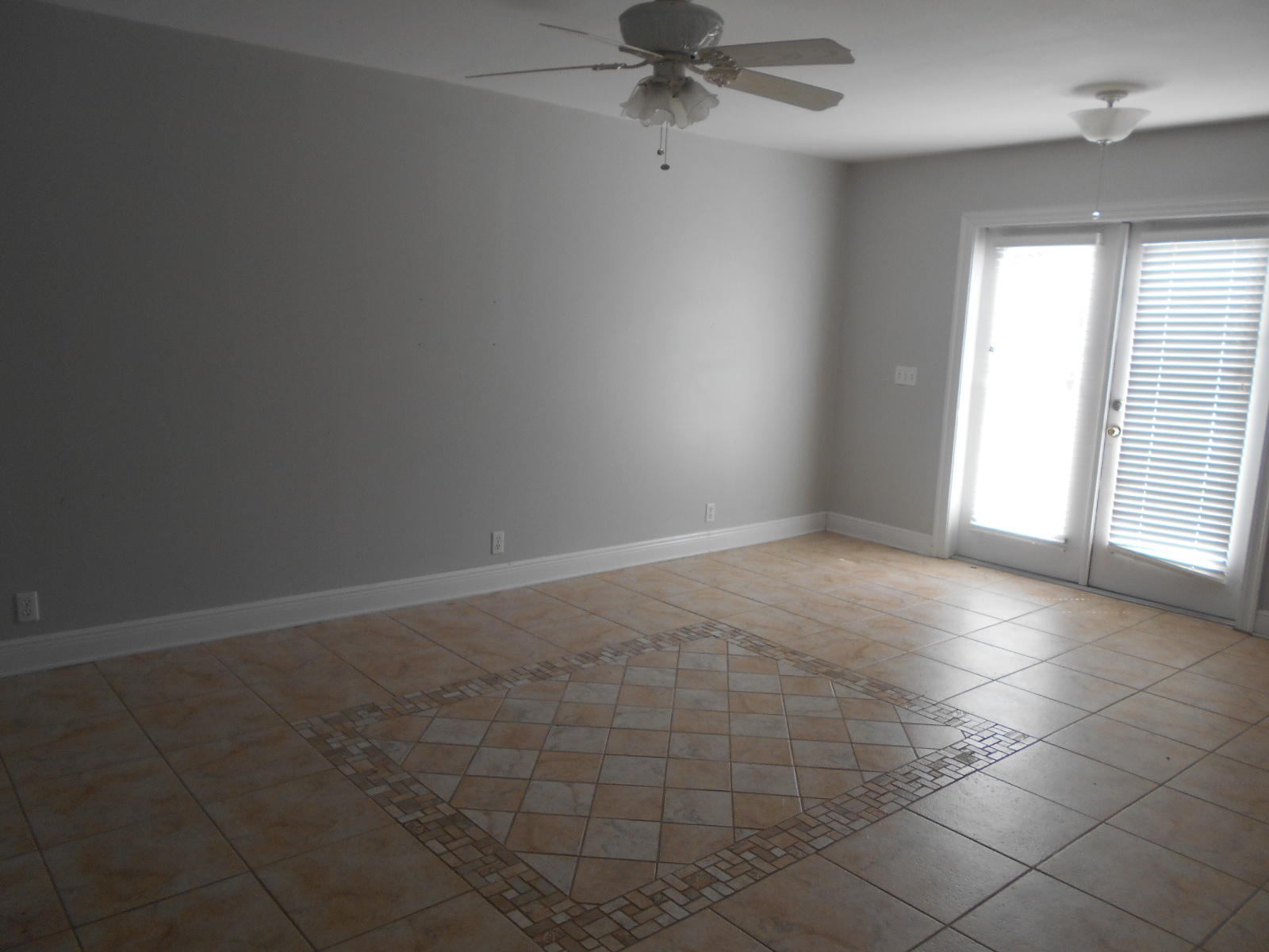 LAKEWOOD POINTE ESTATES - Residential