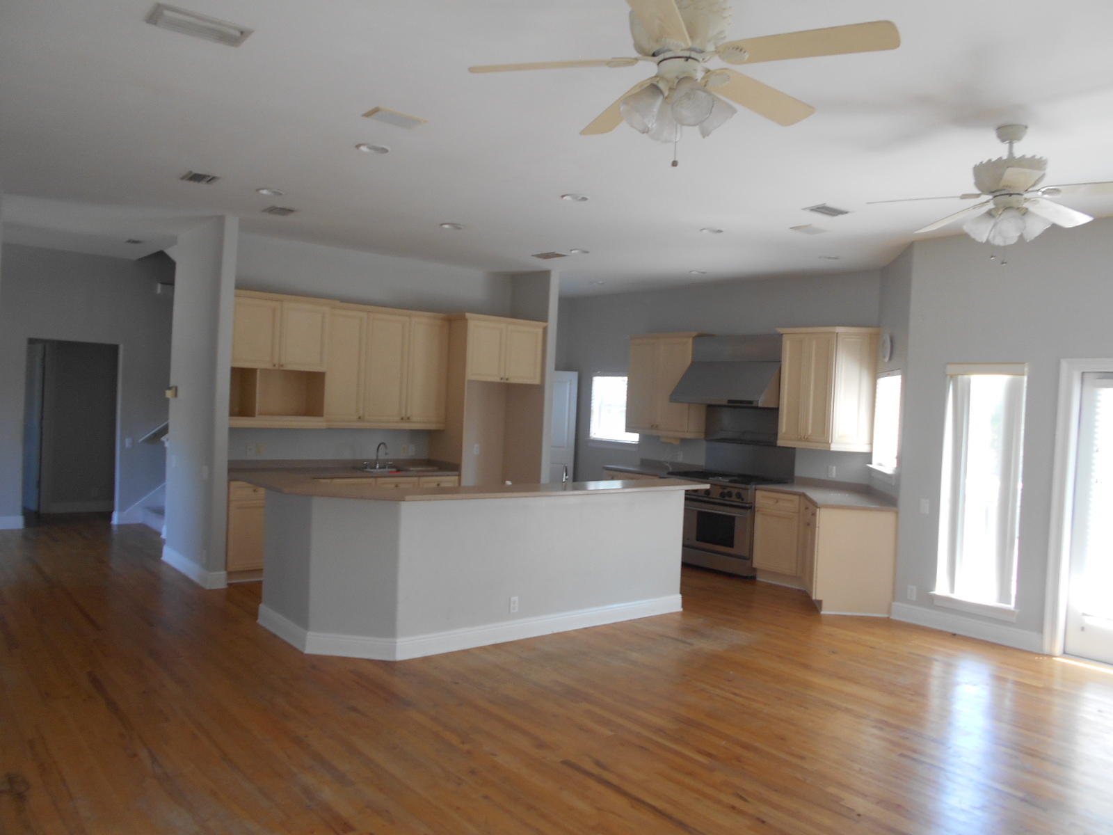 LAKEWOOD POINTE ESTATES - Residential