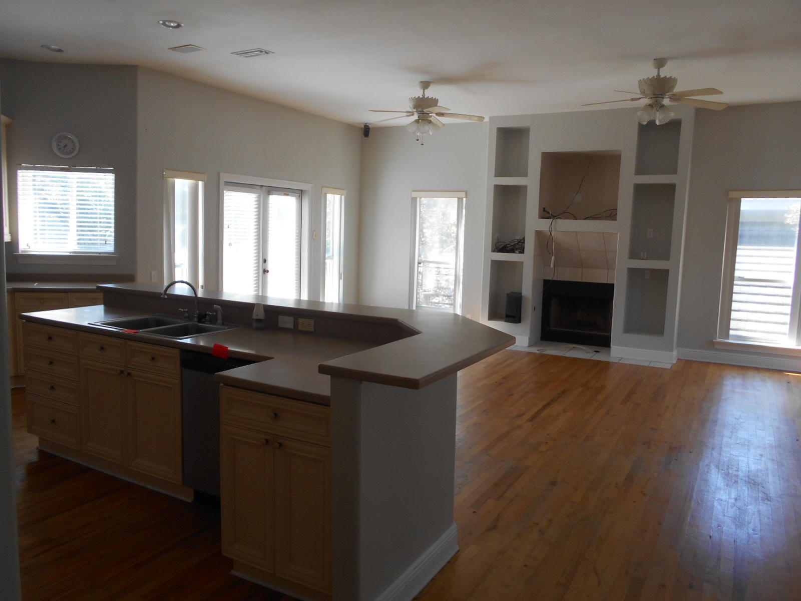 LAKEWOOD POINTE ESTATES - Residential