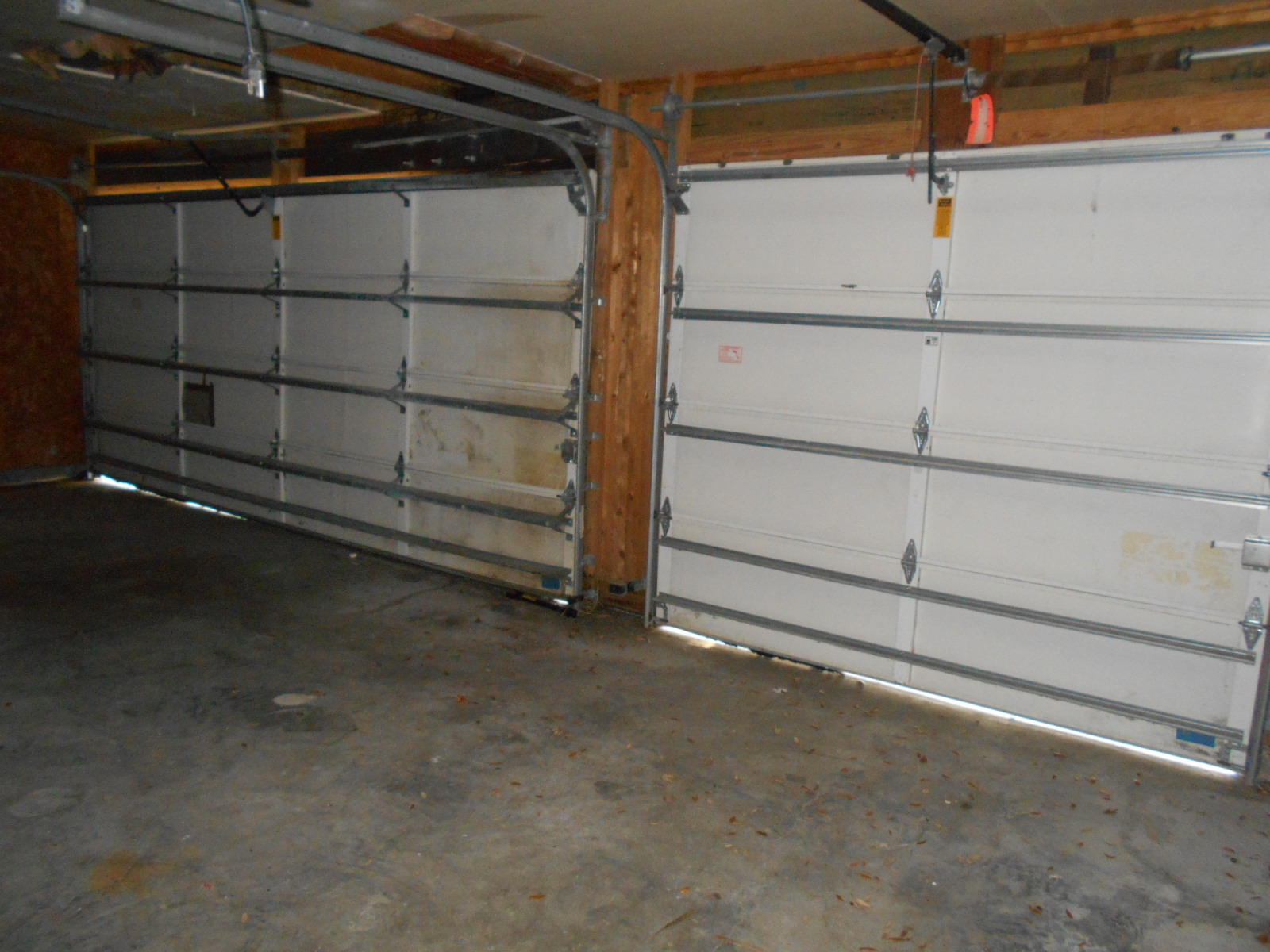 LAKEWOOD POINTE ESTATES - Residential